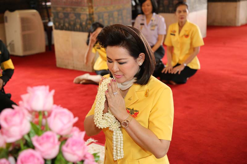 031 นายกสมาคมภริยาฯ เป็นเจ้าภาพบรรพชาสามเณร พงศกร ทุมมานาม ณ วัดปทุมวนาราม เขตปทุมวัน กรุงเทพฯ เมื่อวันที่ ๖ พฤศจิกายน ๒๕๕๘
