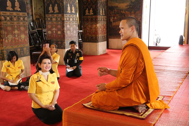 031 นายกสมาคมภริยาฯ เป็นเจ้าภาพบรรพชาสามเณร พงศกร ทุมมานาม ณ วัดปทุมวนาราม เขตปทุมวัน กรุงเทพฯ เมื่อวันที่ ๖ พฤศจิกายน ๒๕๕๘