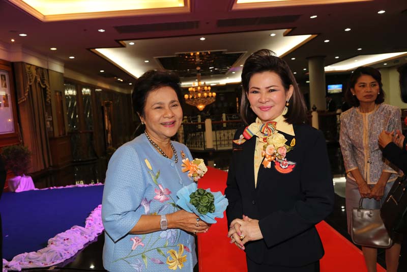 033 วันคล้ายวันสถาปนาสมาคมภริยาข้าราชการสำนักงานปลัดกระทรวงกลาโหม ครบรอบ ๒๕ ปี เมื่อวันที่ ๙ พฤศจิกายน ๒๕๕๘