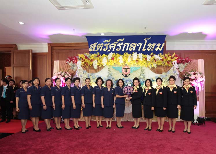 033 วันคล้ายวันสถาปนาสมาคมภริยาข้าราชการสำนักงานปลัดกระทรวงกลาโหม ครบรอบ ๒๕ ปี เมื่อวันที่ ๙ พฤศจิกายน ๒๕๕๘