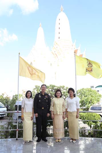 035 นายกสมาคมภริยาฯ พร้อมด้วยคณะกรรมการสมาคมฯ ได้ร่วมกิจกรรมปฏิบัติธรรมเทิดทูนสถาบันพระมหากษัตริย์และพระบรมวงศานุวงศ์