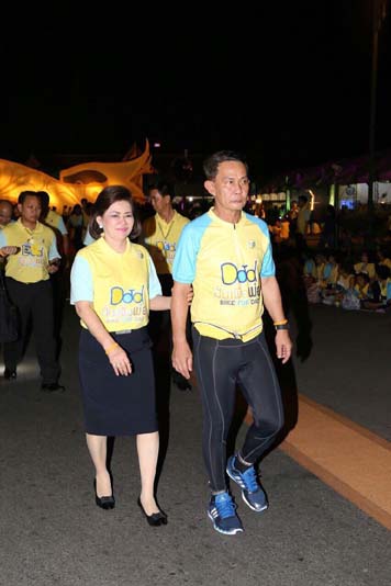 045 ปลัดกระทรวงกลาโหม และ นายกสมาคมภริยาฯ รับเสด็จ สมเด็จพระบรมโอรสาธิราชฯสยามมกุฎราชกุมารฯ และเข้าร่วมงานกิจกรรมเฉลิมพระเกียรติ BIKE FOR DAD ในวันศุกร์ที่ ๑๑ ธันวาคม ๒๕๕๘