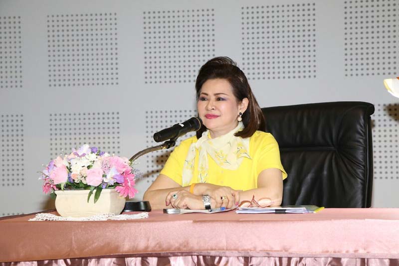 046 นายกสมาคมภริยาฯ เป็นประธานจัดงานพบปะเยี่ยมเยือนกำลังพล โครงการ "ครอบครัวอบอุ่นใจ สายใยภริยากำลังพล + รักษ์สุขภาพดีมีความสุข"