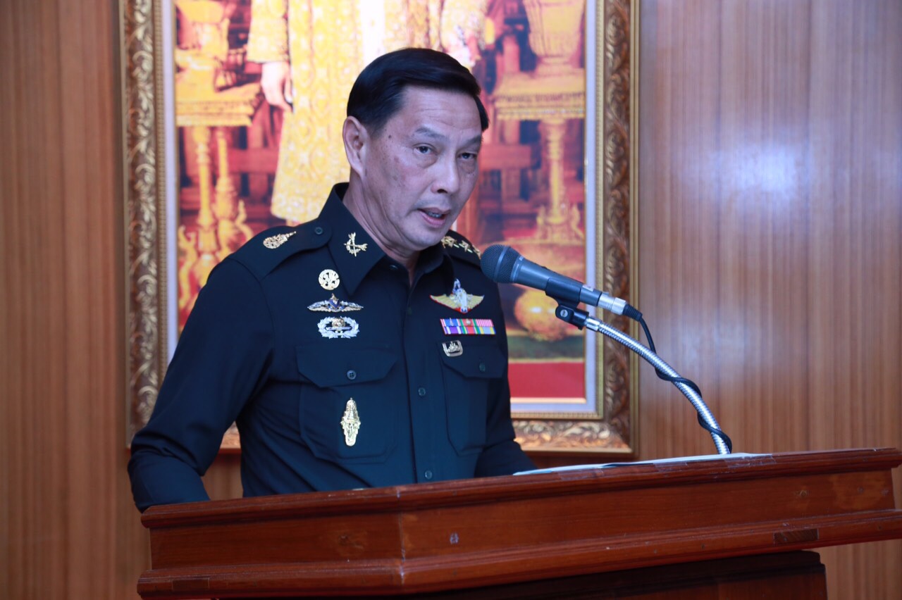 071 นายกสมาคมภริยาฯ นำอุปนายกฯ และคณะกรรมการตรวจเยี่ยมโครงการ ๔ โครงการที่ ศอว.ศอพท. จังหวัดลพบุรี โดยมี พลโท นภนต์ สร้างสมวงษ์ ผบ.ศอว.ศอพท.ให้การต้อนรับและบรรยายสรุป