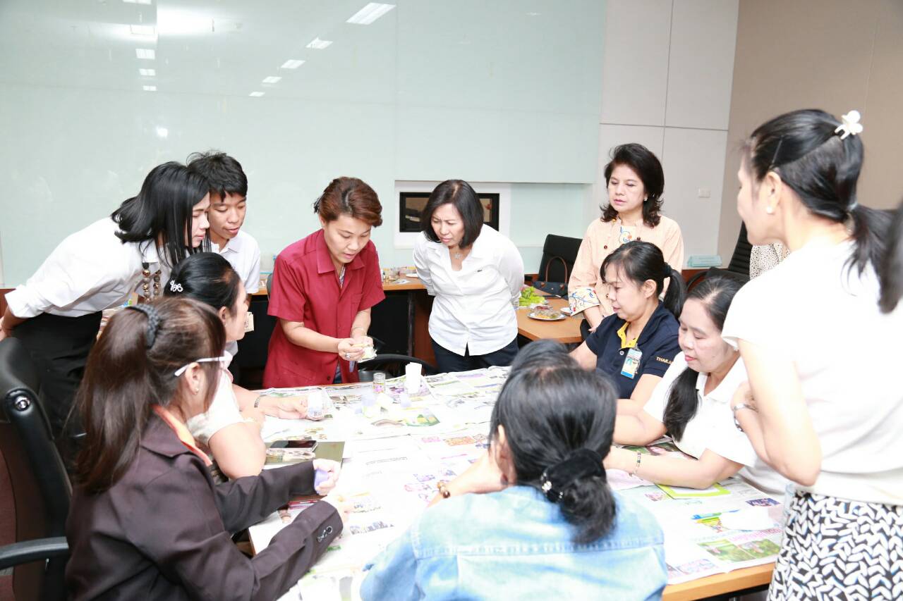 080 นายกสมาคมภริยาฯ จัดกิจกรรมฝึกอบรมเพิ่มพูนทักษะและความรู้ "เพนท์แก้ว"