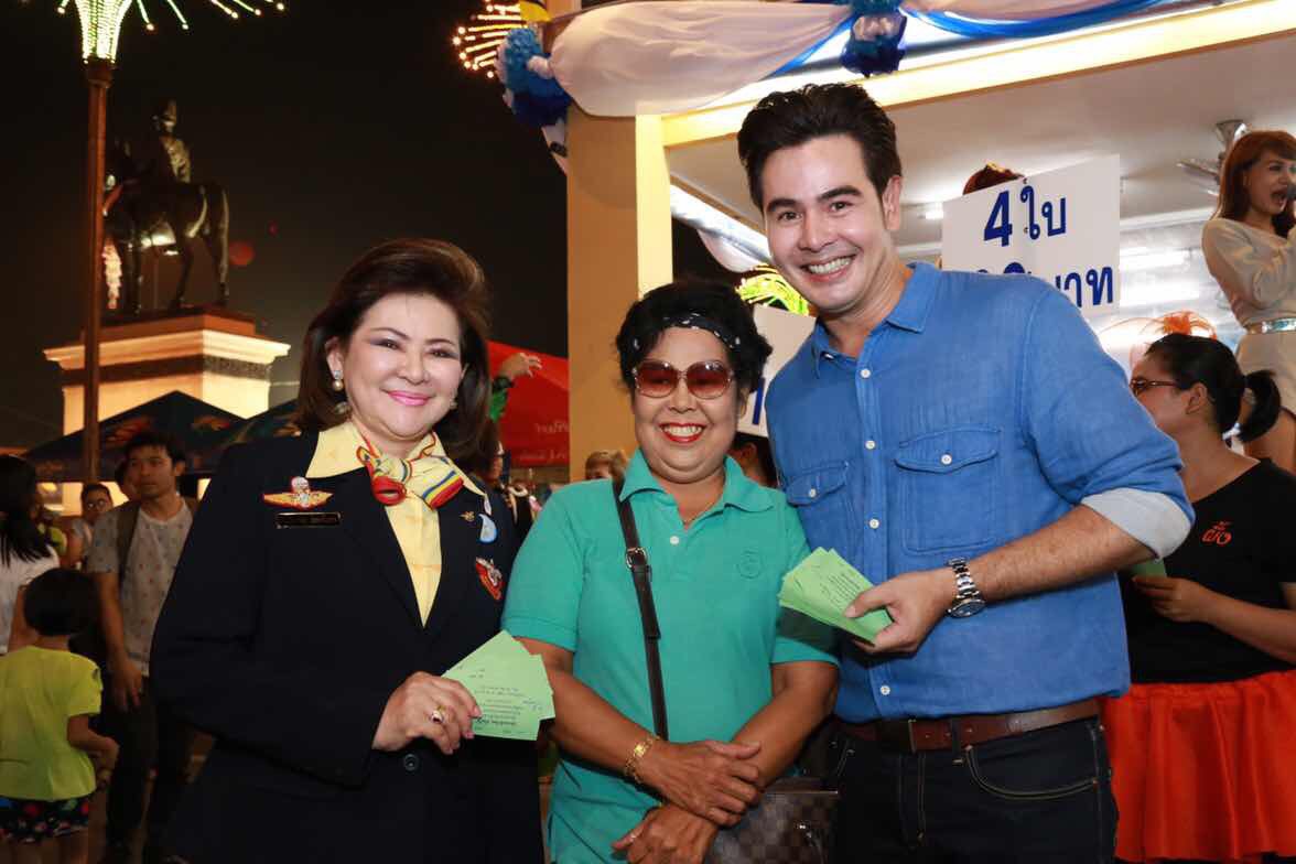 089 การออกร้านสำนักงานปลัดกระทรวงกลาโหมและ ร้านสมาคมภริยาฯ ในงานกาชาดปี ๒๕๕๙ ๓๐ มีนาคม - ๗ เมษายน ๒๕๕๙