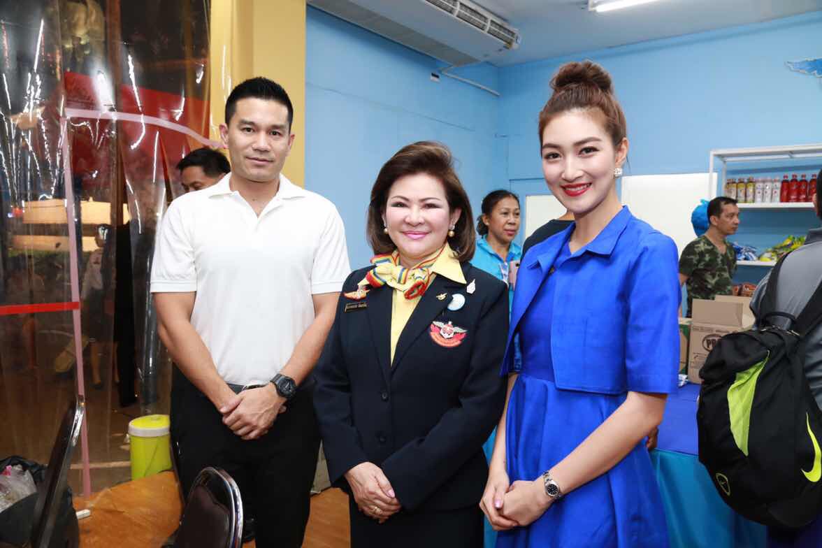 089 การออกร้านสำนักงานปลัดกระทรวงกลาโหมและ ร้านสมาคมภริยาฯ ในงานกาชาดปี ๒๕๕๙ ๓๐ มีนาคม - ๗ เมษายน ๒๕๕๙