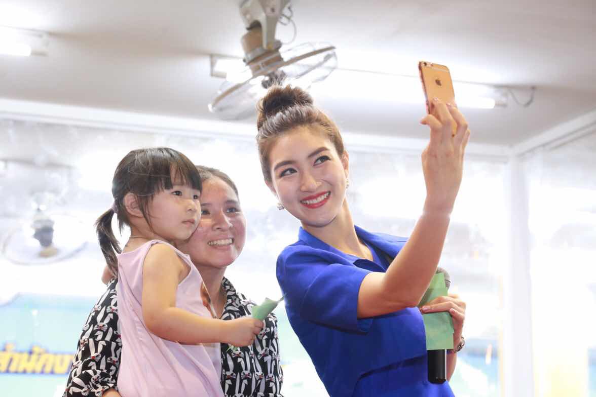 089 การออกร้านสำนักงานปลัดกระทรวงกลาโหมและ ร้านสมาคมภริยาฯ ในงานกาชาดปี ๒๕๕๙ ๓๐ มีนาคม - ๗ เมษายน ๒๕๕๙