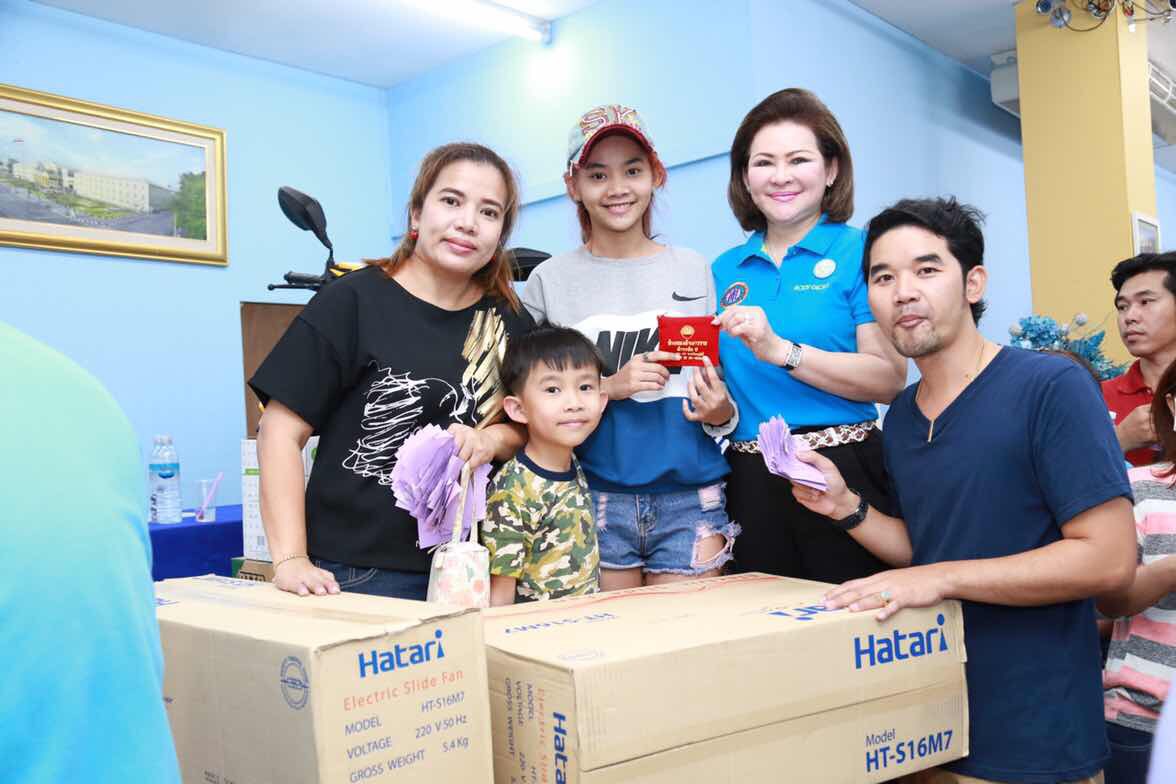 089 การออกร้านสำนักงานปลัดกระทรวงกลาโหมและ ร้านสมาคมภริยาฯ ในงานกาชาดปี ๒๕๕๙ ๓๐ มีนาคม - ๗ เมษายน ๒๕๕๙