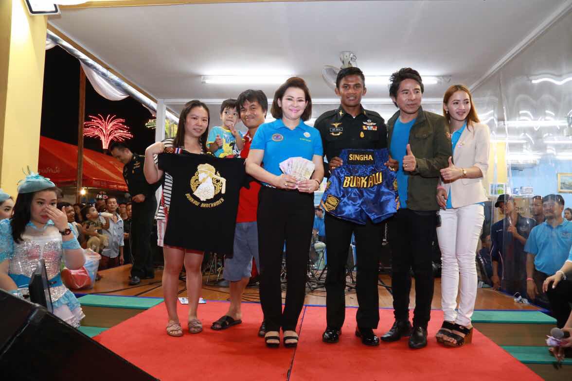 089 การออกร้านสำนักงานปลัดกระทรวงกลาโหมและ ร้านสมาคมภริยาฯ ในงานกาชาดปี ๒๕๕๙ ๓๐ มีนาคม - ๗ เมษายน ๒๕๕๙