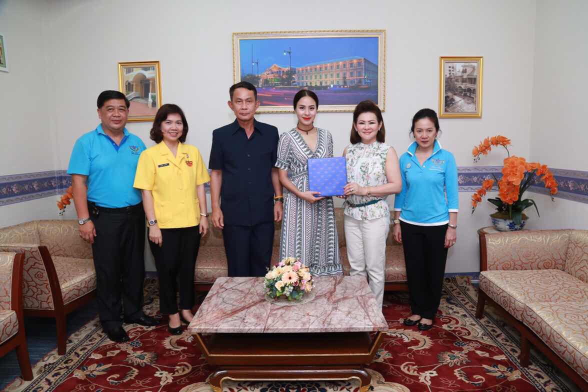 089 การออกร้านสำนักงานปลัดกระทรวงกลาโหมและ ร้านสมาคมภริยาฯ ในงานกาชาดปี ๒๕๕๙ ๓๐ มีนาคม - ๗ เมษายน ๒๕๕๙