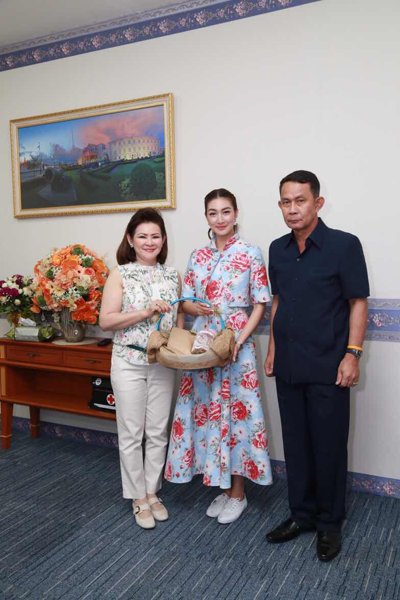 089 การออกร้านสำนักงานปลัดกระทรวงกลาโหมและ ร้านสมาคมภริยาฯ ในงานกาชาดปี ๒๕๕๙ ๓๐ มีนาคม - ๗ เมษายน ๒๕๕๙
