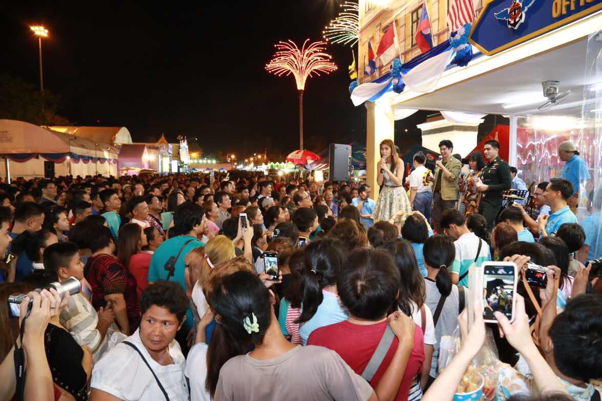 089 การออกร้านสำนักงานปลัดกระทรวงกลาโหมและ ร้านสมาคมภริยาฯ ในงานกาชาดปี ๒๕๕๙ ๓๐ มีนาคม - ๗ เมษายน ๒๕๕๙