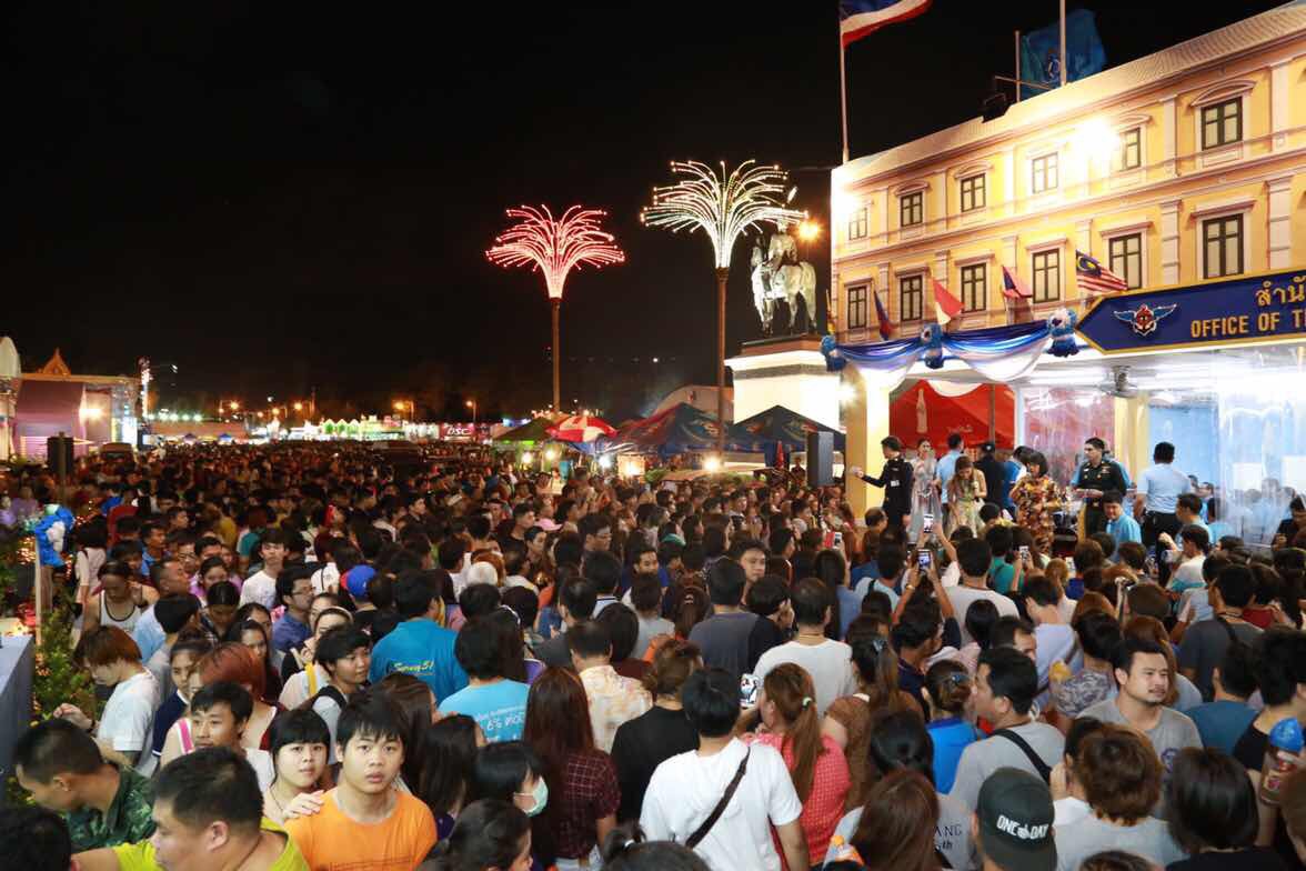 089 การออกร้านสำนักงานปลัดกระทรวงกลาโหมและ ร้านสมาคมภริยาฯ ในงานกาชาดปี ๒๕๕๙ ๓๐ มีนาคม - ๗ เมษายน ๒๕๕๙