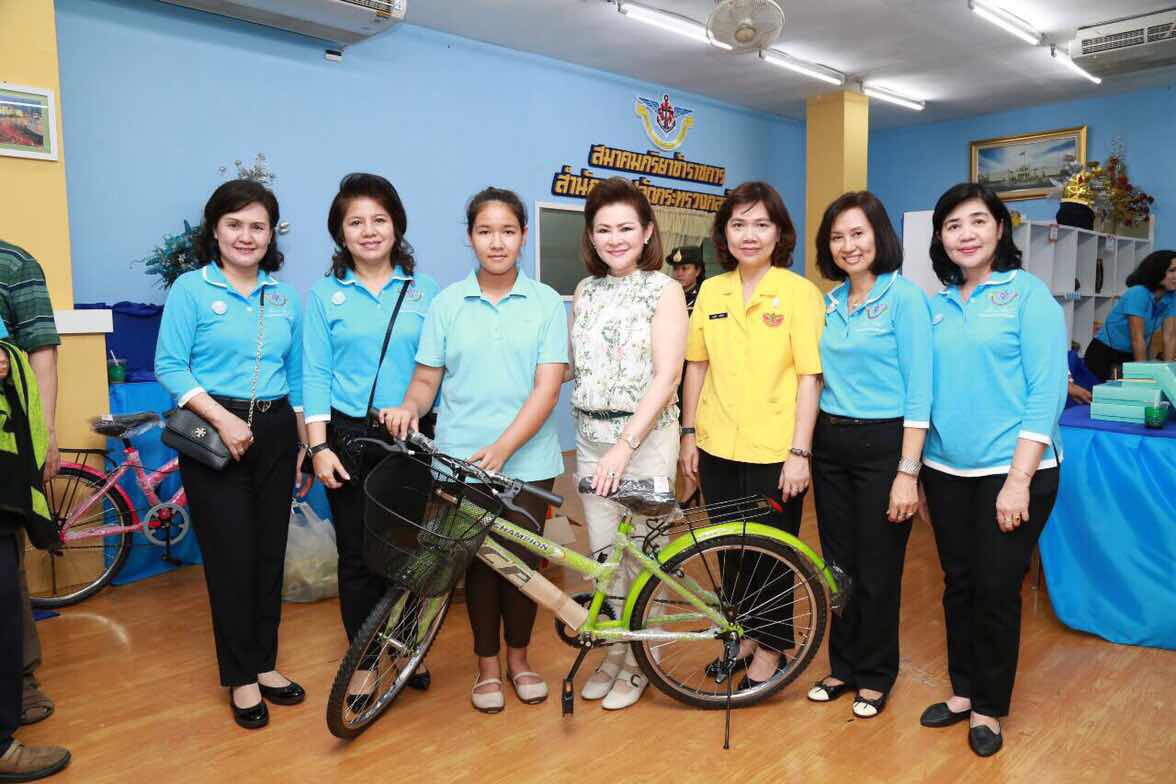089 การออกร้านสำนักงานปลัดกระทรวงกลาโหมและ ร้านสมาคมภริยาฯ ในงานกาชาดปี ๒๕๕๙ ๓๐ มีนาคม - ๗ เมษายน ๒๕๕๙
