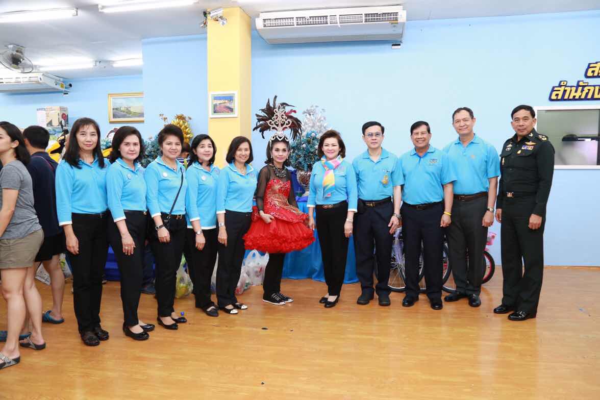 089 การออกร้านสำนักงานปลัดกระทรวงกลาโหมและ ร้านสมาคมภริยาฯ ในงานกาชาดปี ๒๕๕๙ ๓๐ มีนาคม - ๗ เมษายน ๒๕๕๙