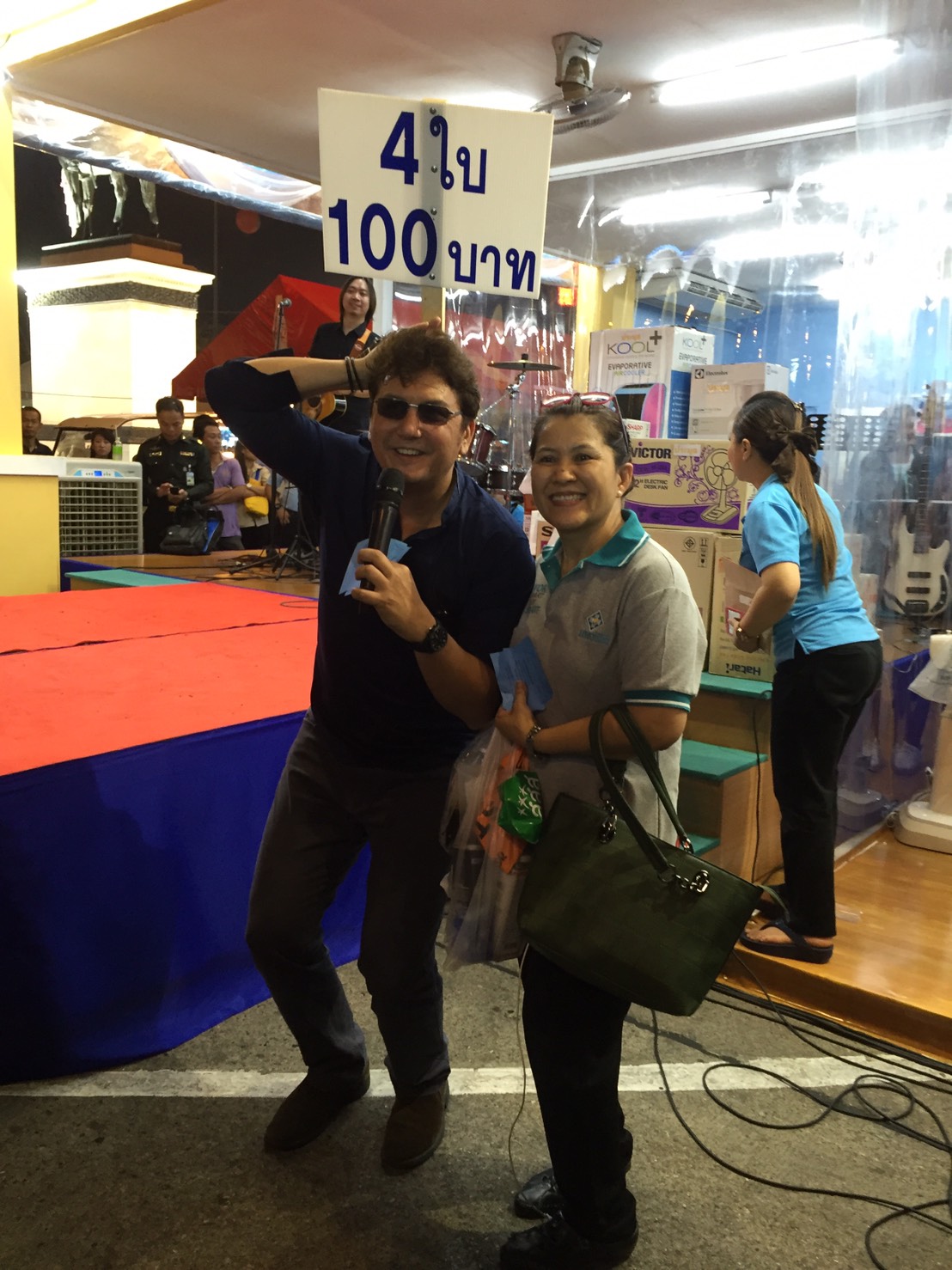 089 การออกร้านสำนักงานปลัดกระทรวงกลาโหมและ ร้านสมาคมภริยาฯ ในงานกาชาดปี ๒๕๕๙ ๓๐ มีนาคม - ๗ เมษายน ๒๕๕๙