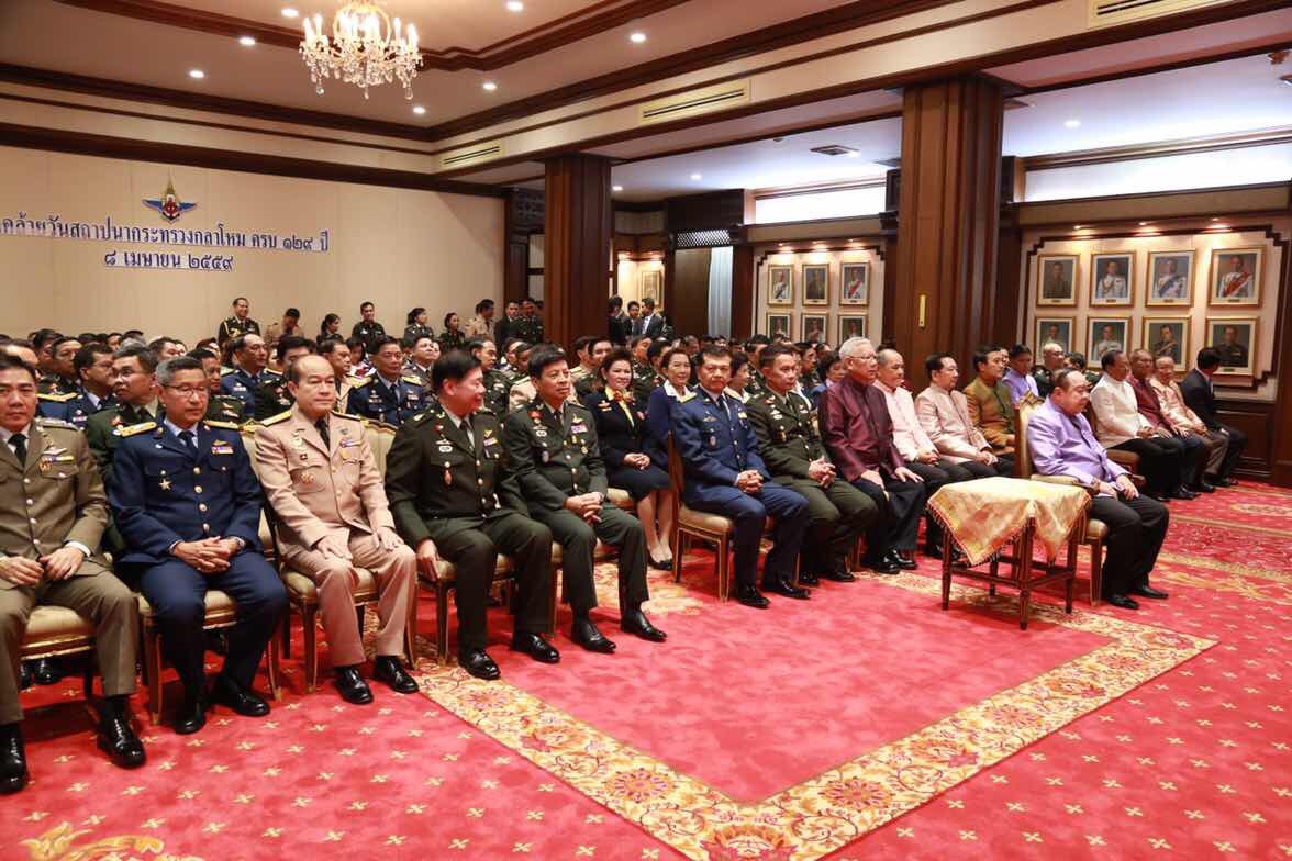 090 ปลัดกระทรวงกลาโหมและนายกสมาคมภริยาฯ ร่วมพิธีเนื่องในวันสถาปนากระทรวงกลาโหม ครบ ๑๒๙ ปี