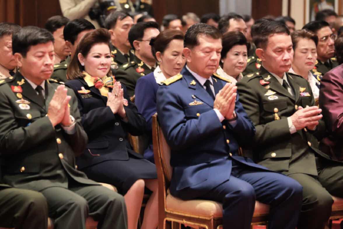 090 ปลัดกระทรวงกลาโหมและนายกสมาคมภริยาฯ ร่วมพิธีเนื่องในวันสถาปนากระทรวงกลาโหม ครบ ๑๒๙ ปี