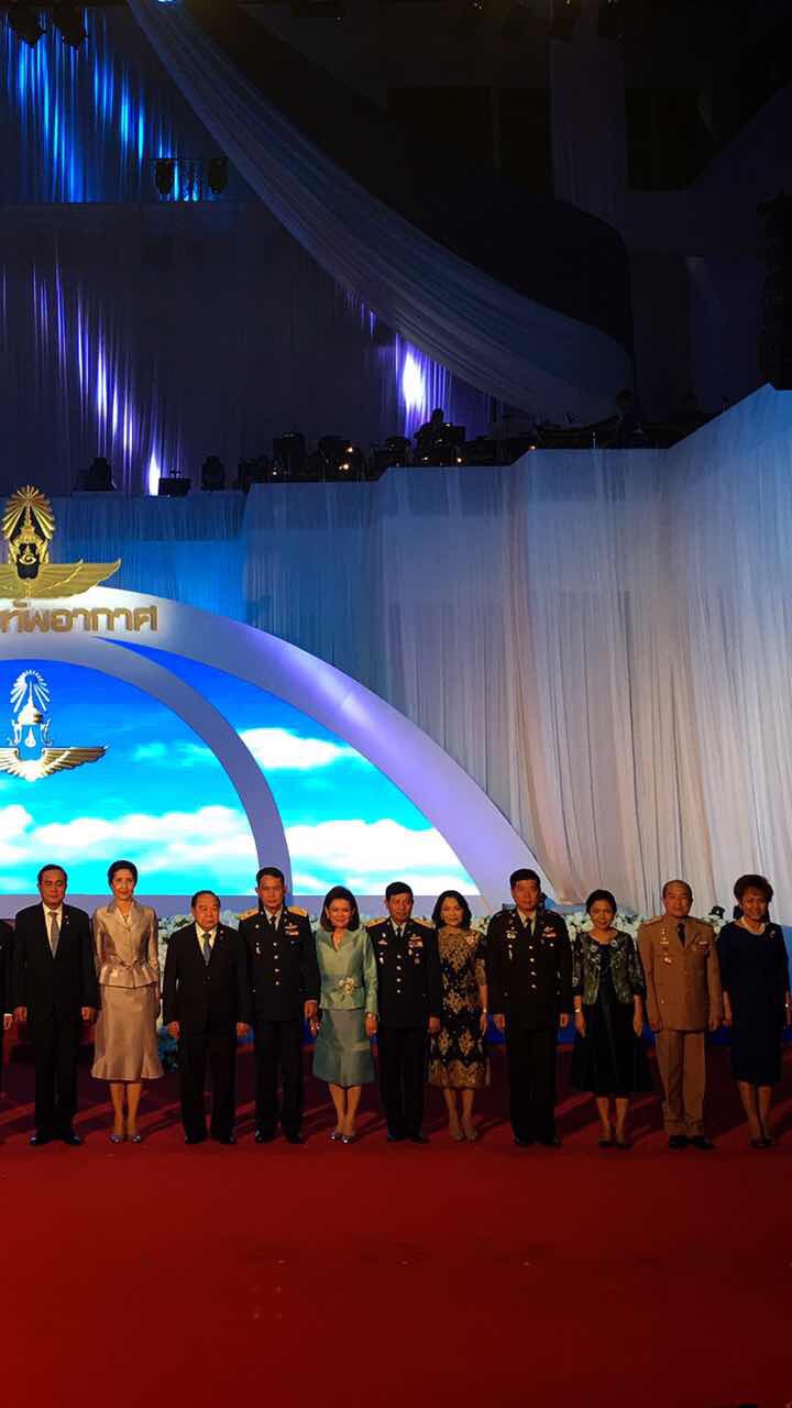 093 ปลัดกระทรวงกลาโหมและนายกสมาคมภริยาฯ ร่วมงานเลี้ยงรับรองเนื่องในวันกองทัพอากาศ ประจำปี ๒๕๕๙