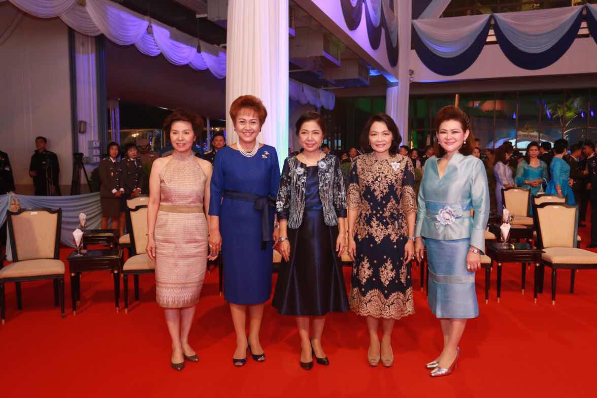 093 ปลัดกระทรวงกลาโหมและนายกสมาคมภริยาฯ ร่วมงานเลี้ยงรับรองเนื่องในวันกองทัพอากาศ ประจำปี ๒๕๕๙