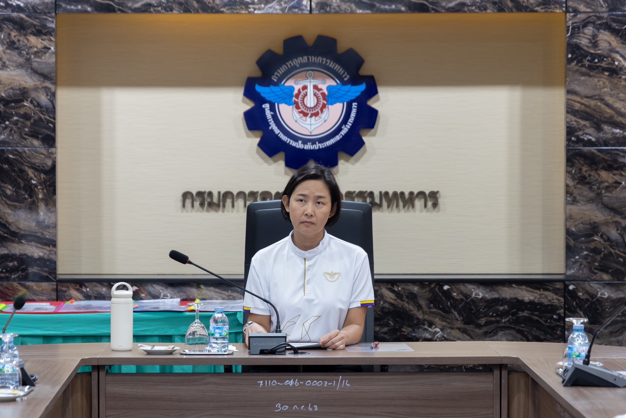 ๐๔๔ นายกสมาคมภริยาข้าราชการ สป. พร้อมด้วยอุปนายกสมาคมฯ ร่วมตัดสินการประกวด การประดิษฐ์เครื่องแต่งกายด้วยวัสดุเหลือใช้