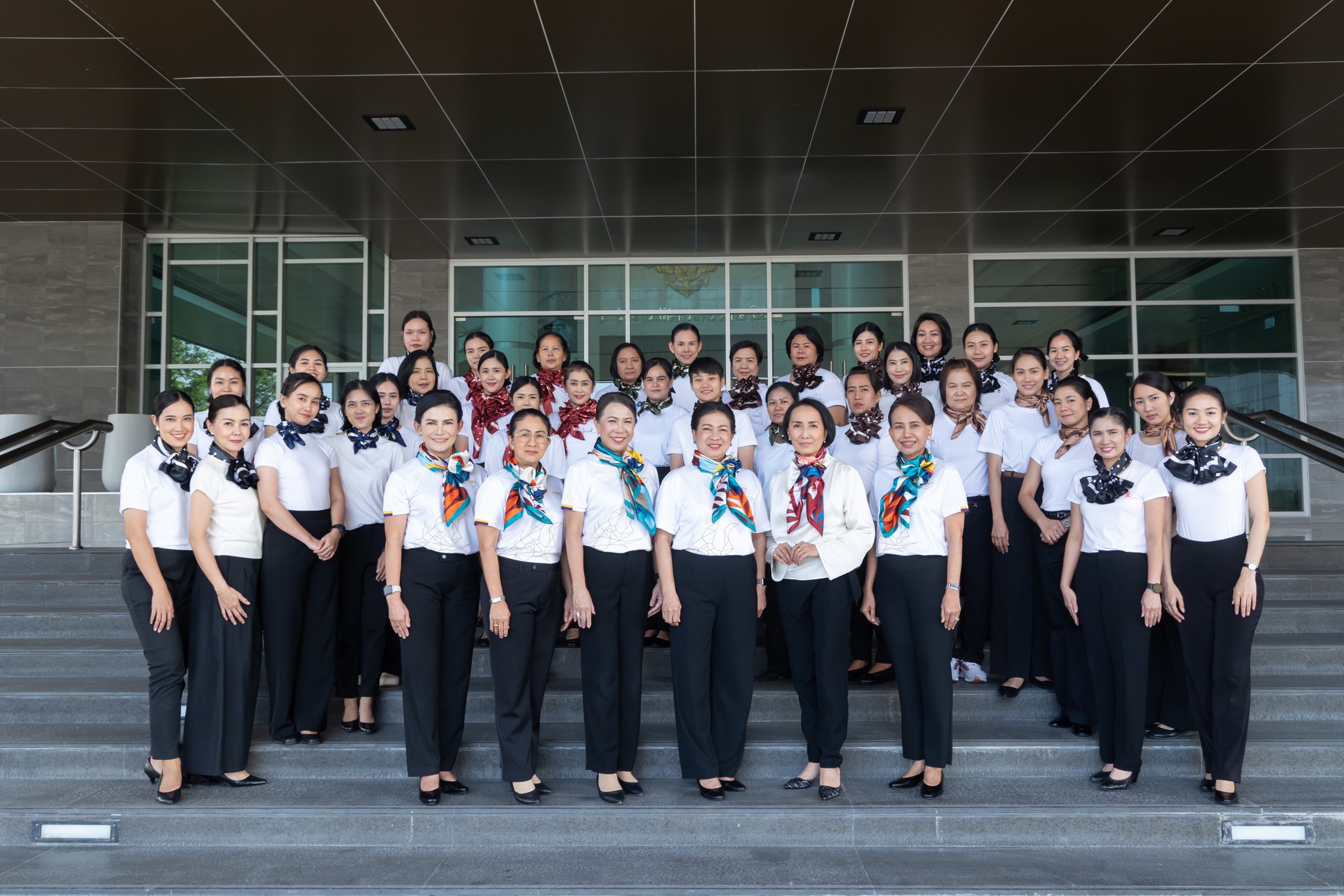 ๐๔๘ การจัดกิจกรรม "วิธีผูกผ้าพันคอรูปแบบต่างๆ" ของโครงการศูนย์ส่งเสริมการเรียนรู้ กรมเสมียนตรา