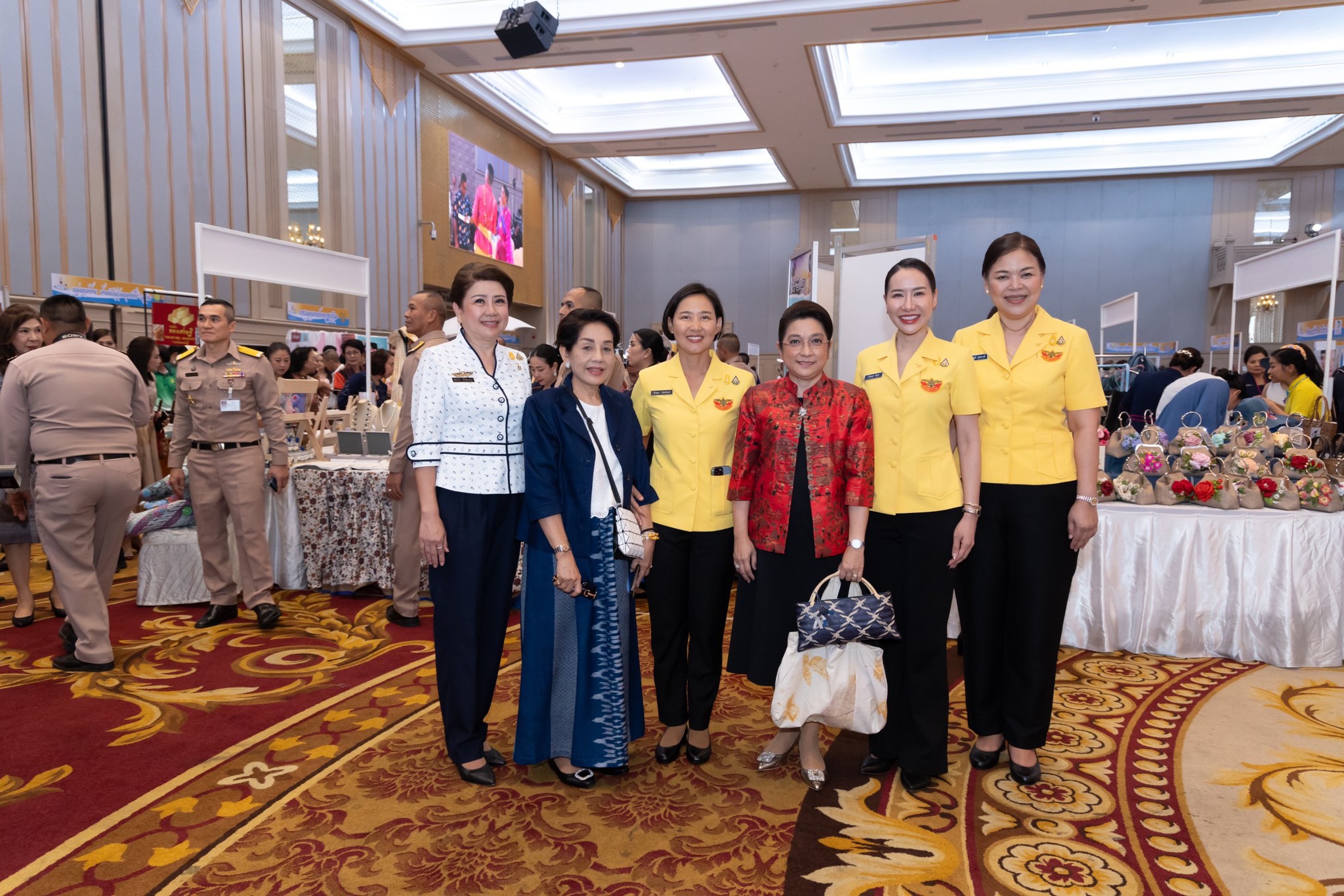 ๐๖๕ สมาคมภริยาข้าราชการสำนักงานปลัด กระทรวงกลาโหม ร่วมกิจกรรมส่งเสริมการตลาดสินค้า และผลิตภัณฑ์ของครอบครัวกำลังพลกองทัพเรือ
