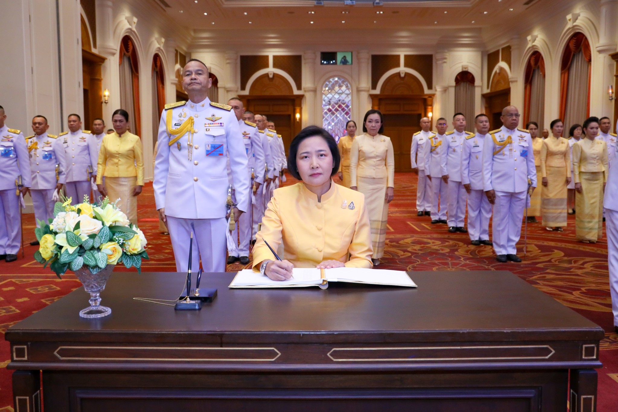 ๐๖๘ พิธีลงนามถวายพระพรชัยมงคล พระบาทสมเด็จพระเจ้าอยู่หัว เนื่องในโอกาสวันฉัตรมงคล (๔ พ.ค.๖๗)