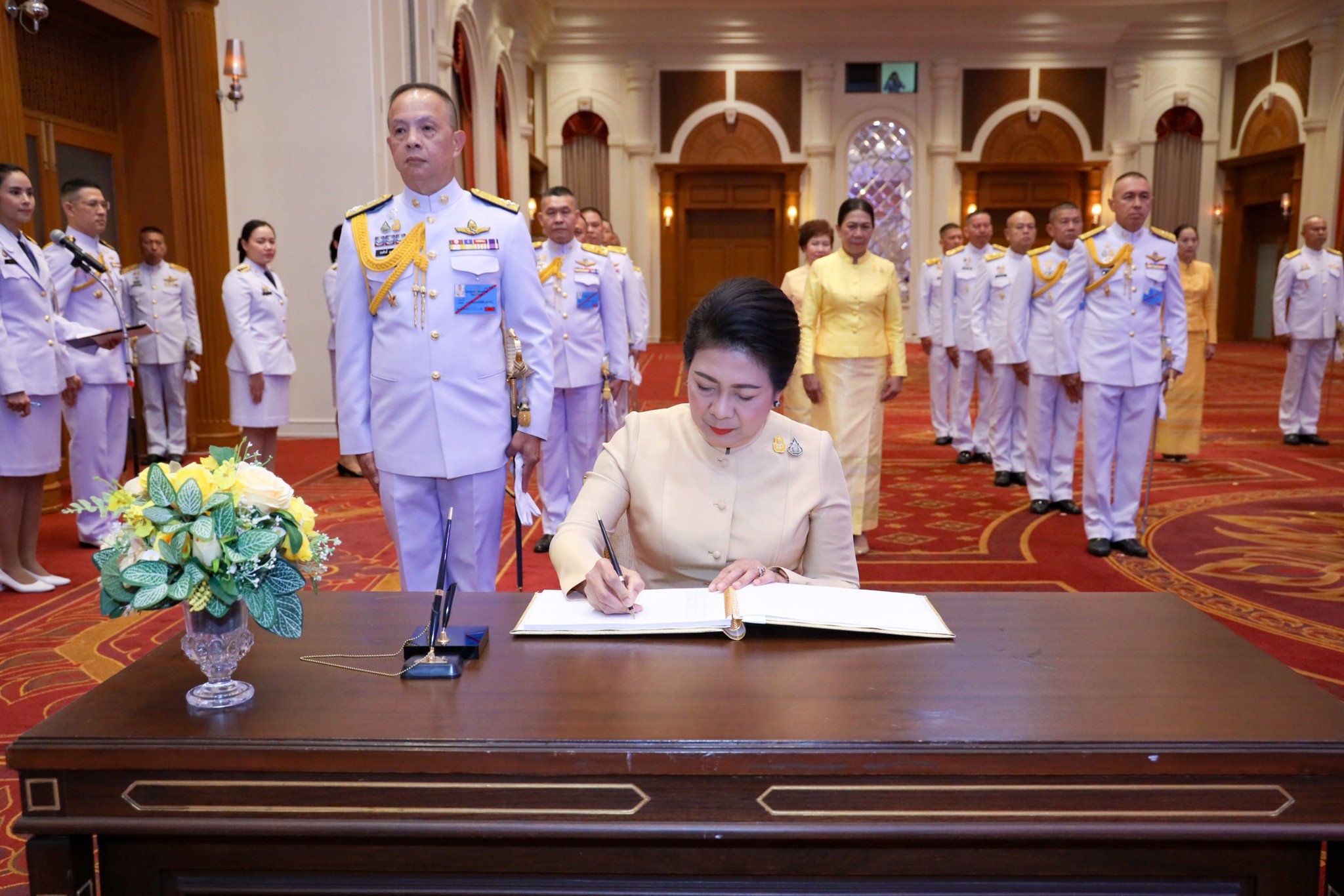 ๐๖๘ พิธีลงนามถวายพระพรชัยมงคล พระบาทสมเด็จพระเจ้าอยู่หัว เนื่องในโอกาสวันฉัตรมงคล (๔ พ.ค.๖๗)