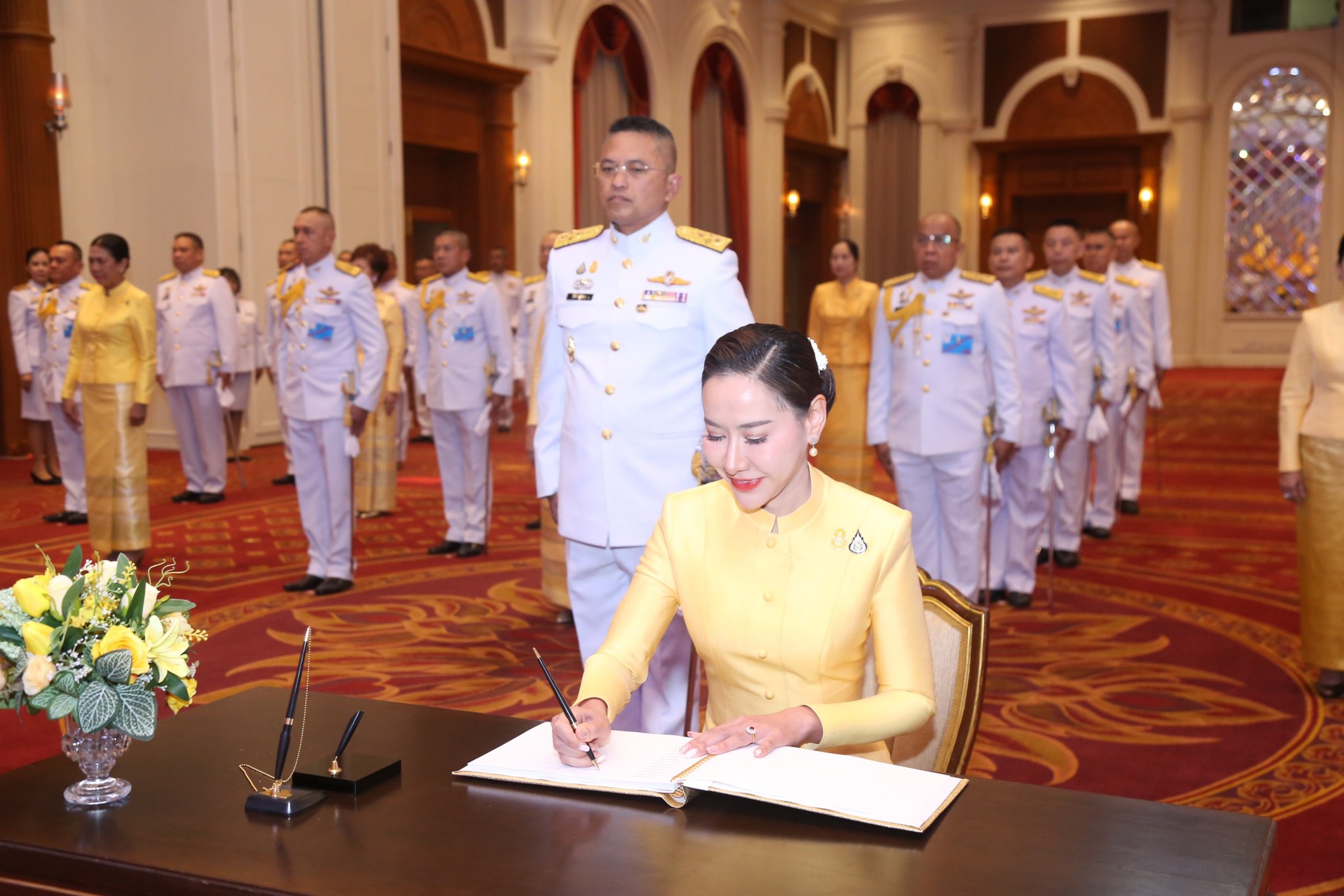 ๐๖๘ พิธีลงนามถวายพระพรชัยมงคล พระบาทสมเด็จพระเจ้าอยู่หัว เนื่องในโอกาสวันฉัตรมงคล (๔ พ.ค.๖๗)
