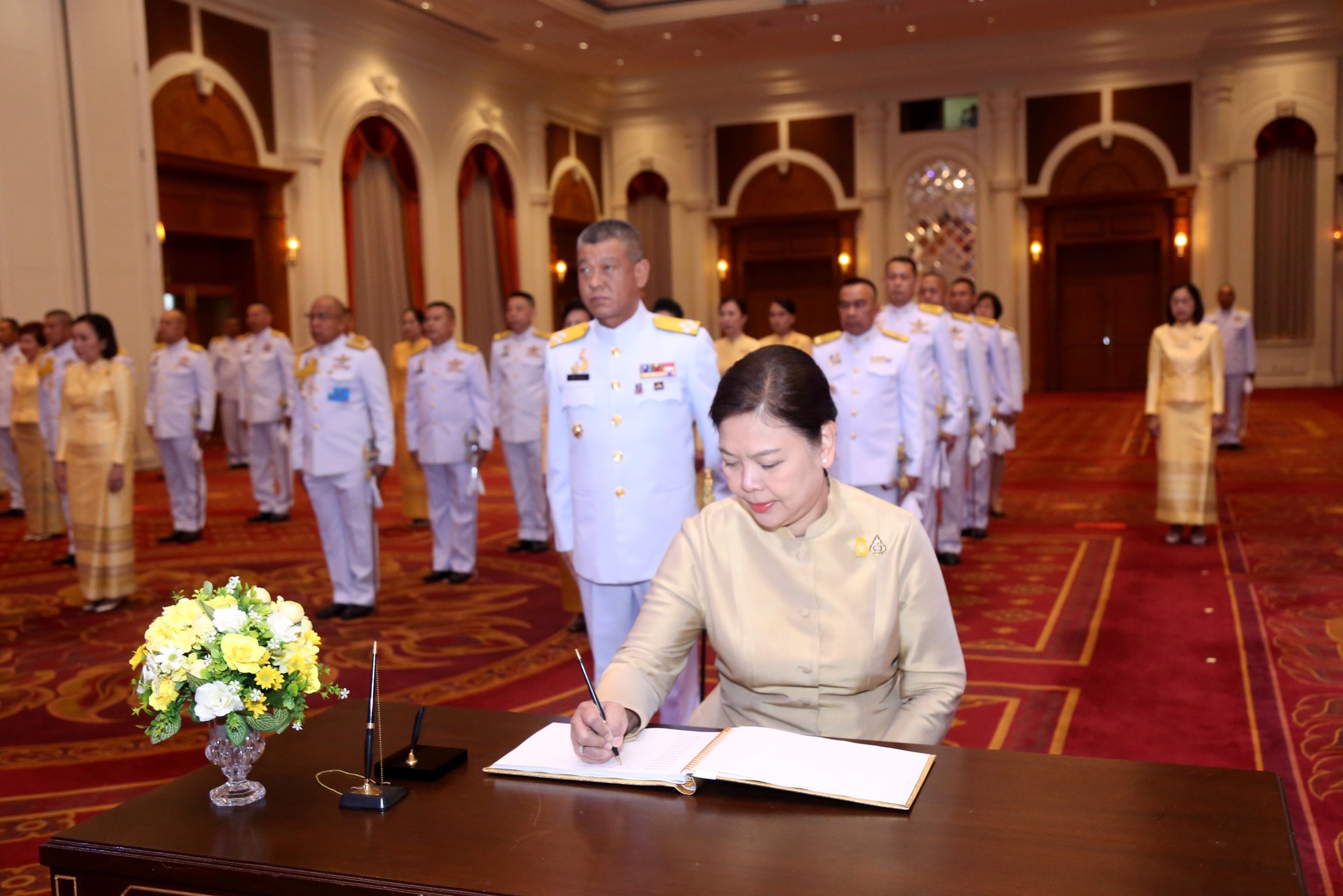 ๐๖๘ พิธีลงนามถวายพระพรชัยมงคล พระบาทสมเด็จพระเจ้าอยู่หัว เนื่องในโอกาสวันฉัตรมงคล (๔ พ.ค.๖๗)