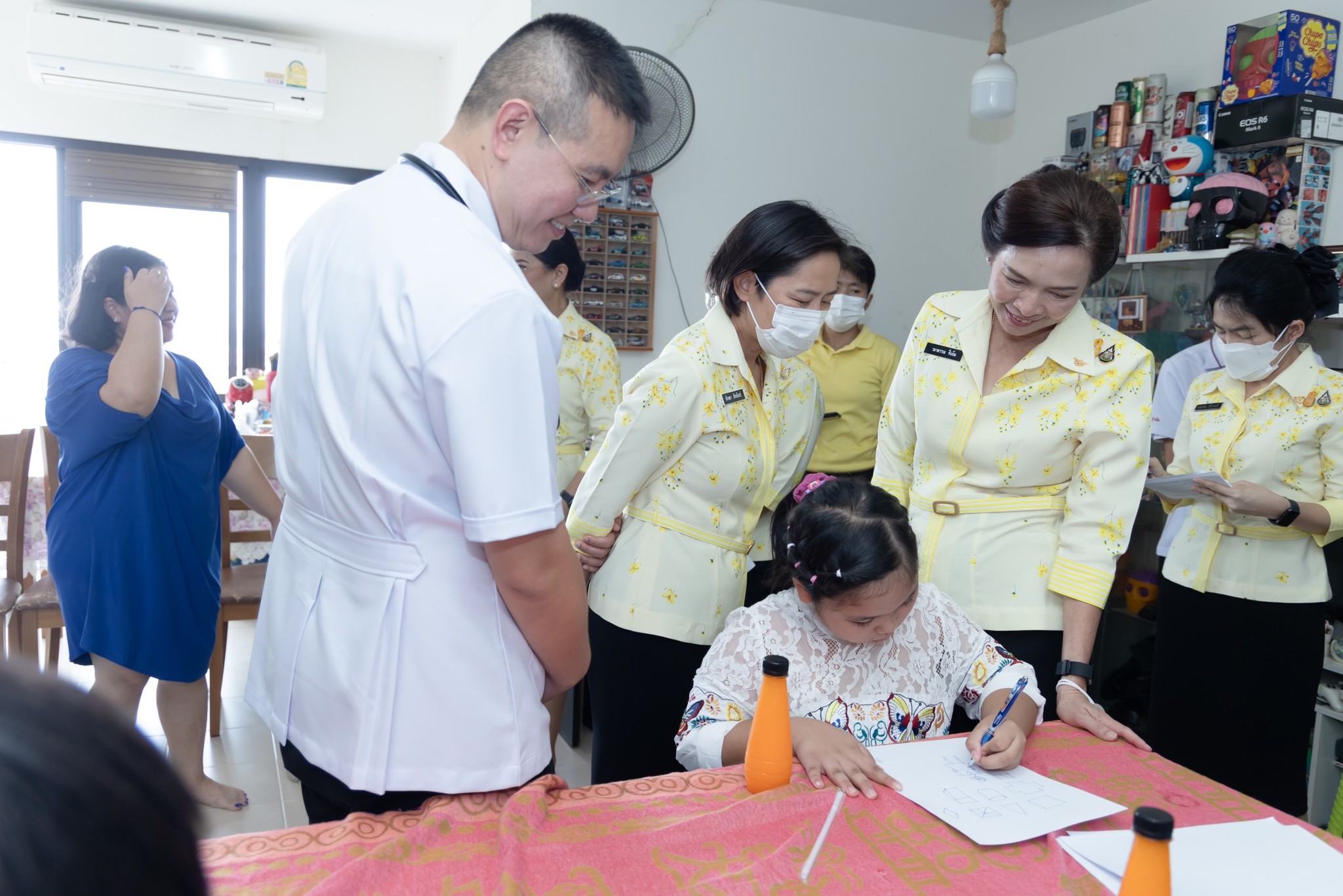 ๐๗๑ การตรวจเยี่ยมบุตรที่มีความต้องการพิเศษของกำลังพลในสังกัดสำนักงานปลัดกระทรวงกลาโหม