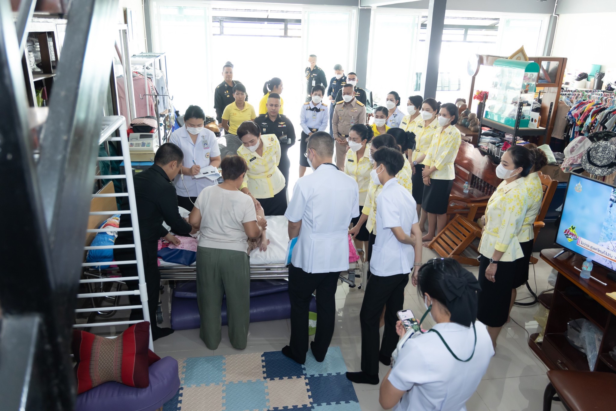 ๐๗๑ การตรวจเยี่ยมบุตรที่มีความต้องการพิเศษของกำลังพลในสังกัดสำนักงานปลัดกระทรวงกลาโหม
