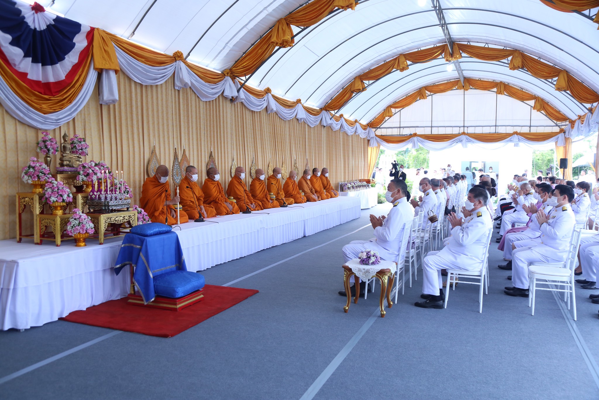 ๐๗๘ พิธีเจริญพระพุทธมนต์ และทำบุญตักบาตร ถวายเป็นพระราชกุศล เนื่องในโอกาสวันเฉลิมพระชนมพรรษา สมเด...
