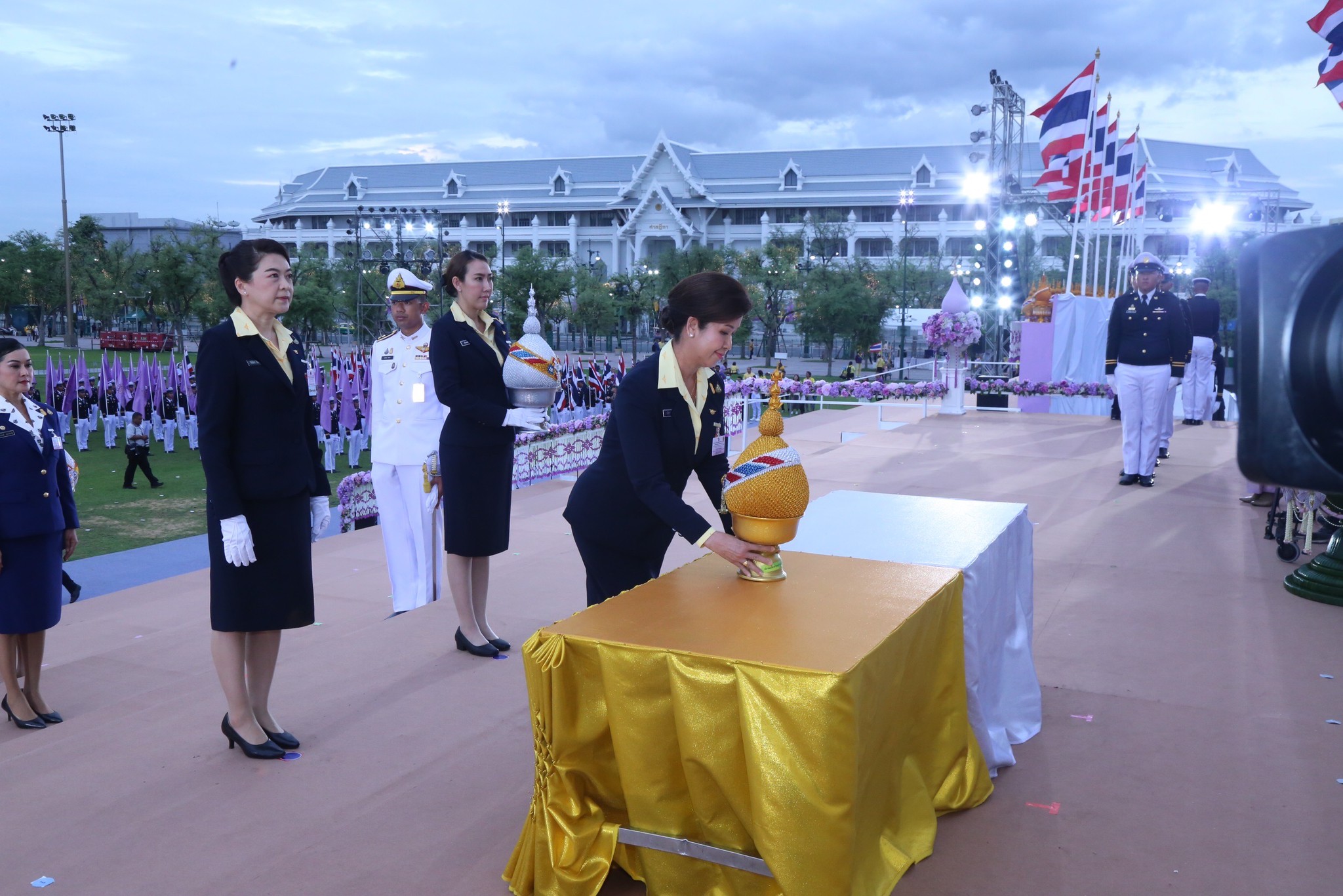 ๐๘๐ พิธีถวายเครื่องราชสักการะ วางพานพุ่ม และจุดเทียนถวายพระพรชัยมงคล เนื่องในโอกาสวันเฉลิมพระชนมพรรษา สมเด็จพระนางเจ้าสุทิดา พัชรสุธาพิมลลักษณ พระบรมราชินี (๓ มิถุนายน ๒๕๖๗