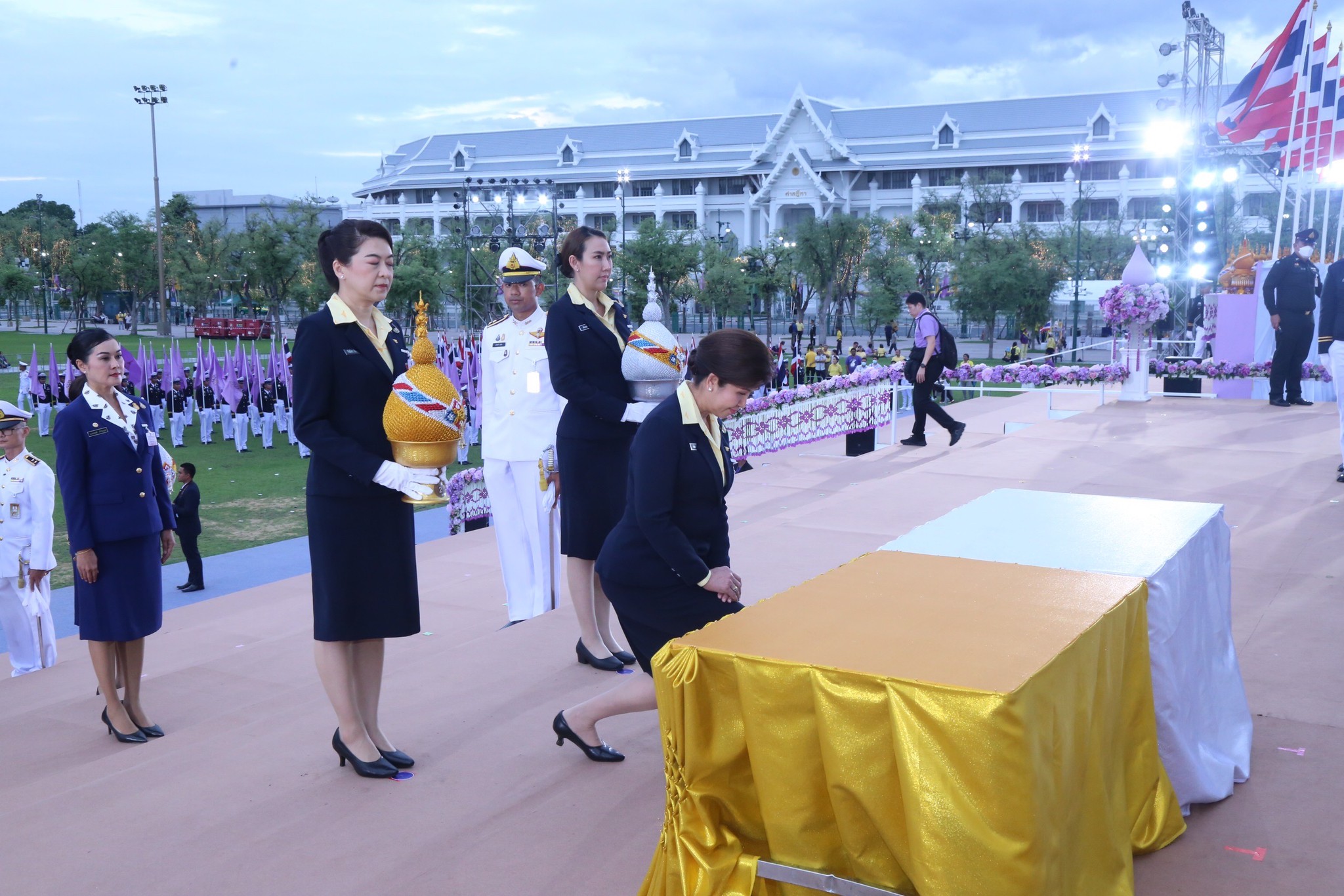 ๐๘๐ พิธีถวายเครื่องราชสักการะ วางพานพุ่ม และจุดเทียนถวายพระพรชัยมงคล เนื่องในโอกาสวันเฉลิมพระชนมพรรษา สมเด็จพระนางเจ้าสุทิดา พัชรสุธาพิมลลักษณ พระบรมราชินี (๓ มิถุนายน ๒๕๖๗