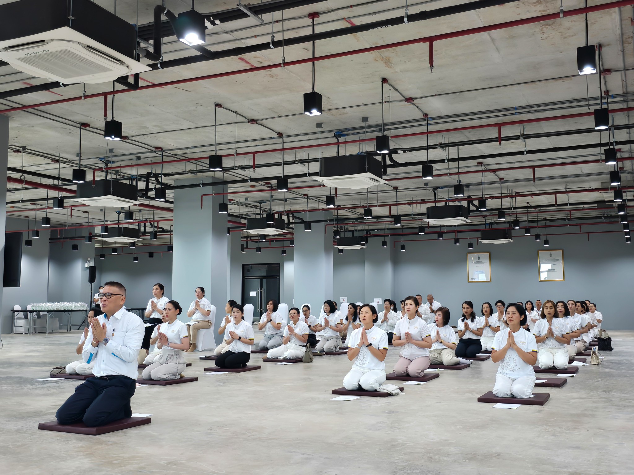 ๐๘๑ การจัดกิจกรรมโครงการ การปฏิบัติธรรมเทิดทูนสถาบันพระมหากษัตริย์ ถวายเป็นพระราชกุศล เนื่องในโอกาสวันเฉลิมพระชนมพรรษา สมเด็จพระนางเจ้าฯ พระบรมราชินี