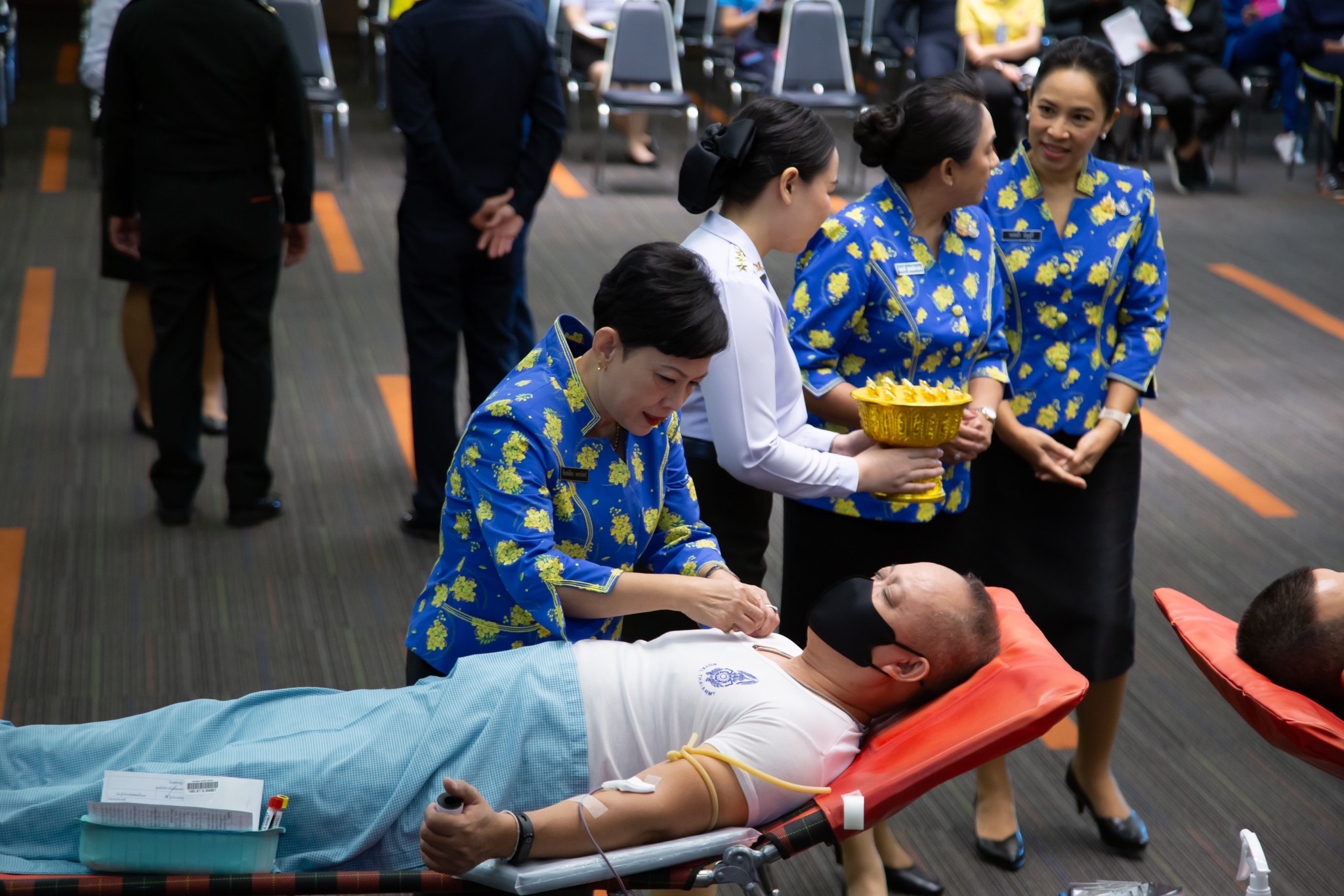 ๐๘๘ กิจกรรมบริจาคโลหิตถวายเป็นพระราชกุศล เนื่องในโอกาสวันเฉลิมพระชนมพรรษา พระบาทสมเด็จพระเจ้าอยู่หัว และสมเด็จพระนางเจ้าสิริกิติ์ พระบรมราชินีนาถ พระบรมราชชนนีพันปีหลวง