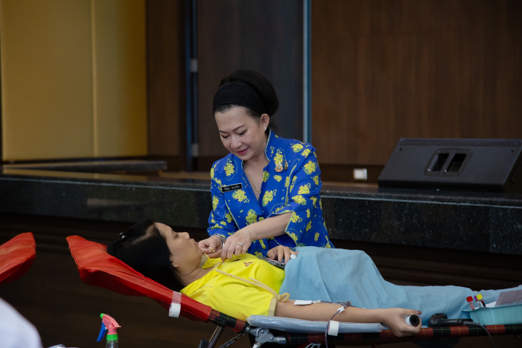 ๐๘๘ กิจกรรมบริจาคโลหิตถวายเป็นพระราชกุศล เนื่องในโอกาสวันเฉลิมพระชนมพรรษา พระบาทสมเด็จพระเจ้าอยู่หัว และสมเด็จพระนางเจ้าสิริกิติ์ พระบรมราชินีนาถ พระบรมราชชนนีพันปีหลวง