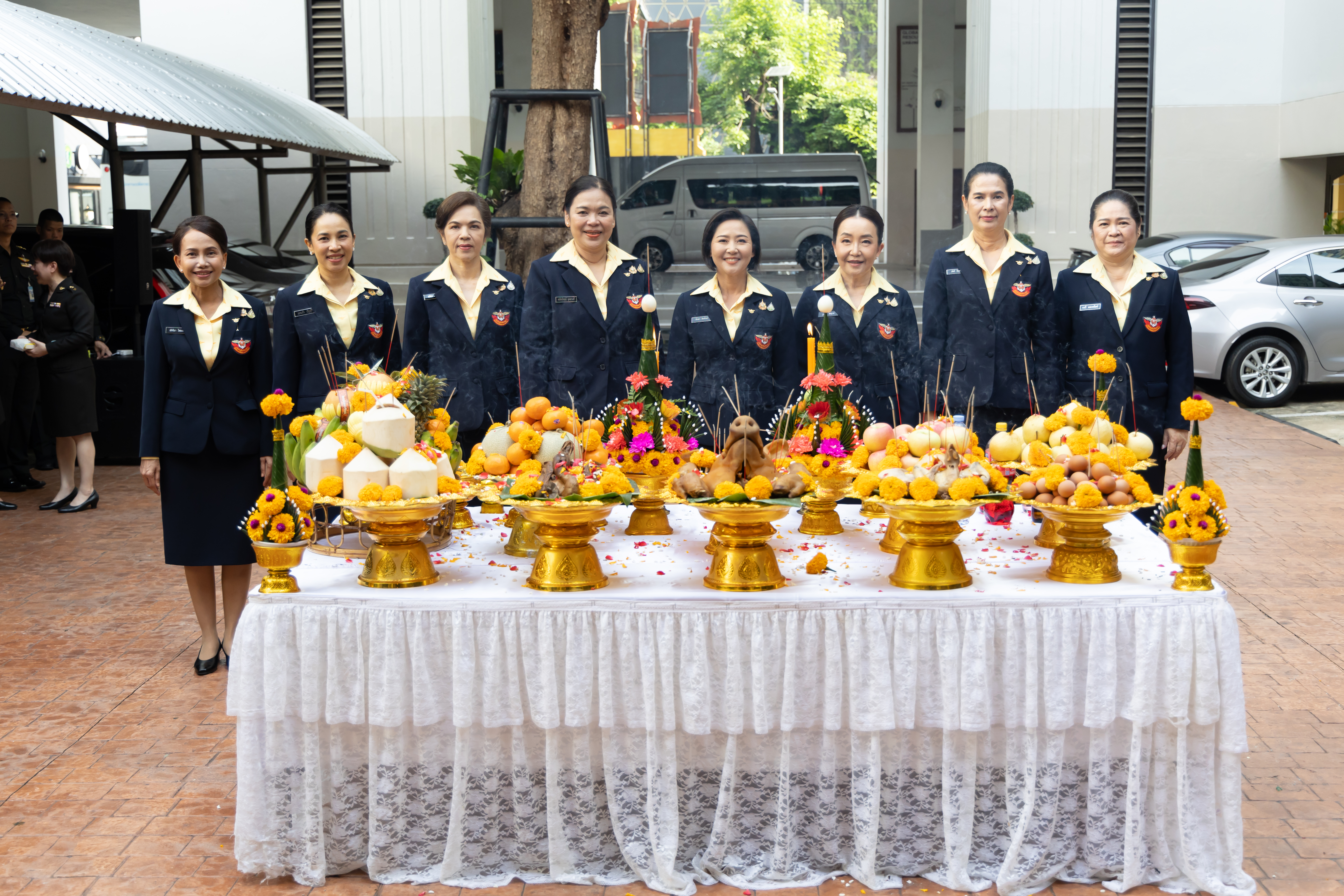๐๒ พิธีบวงสรวงและสักการะสิ่งศักดิ์สิทธิ์ เนื่องในโอกาสเข้ารับตำแหน่งใหม่ของคณะกรรมการบริหารสมาคมภริยาข้าราชการสำนักงานปลัดกระทรวงกลาโหม ประจำปีงบประมาณ พ.ศ.๒๕๖๘