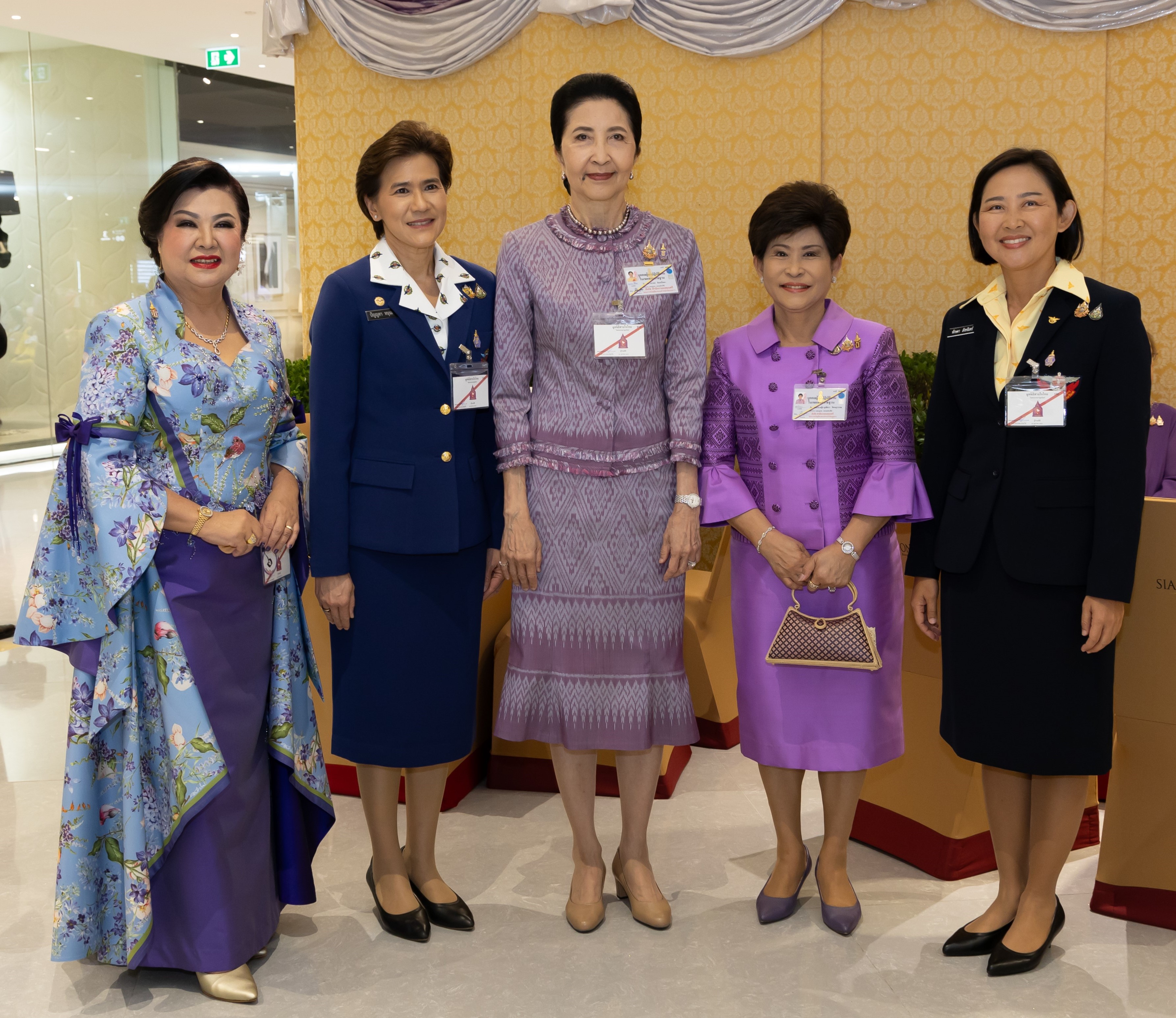 ๑๐ เฝ้ารับเสด็จสมเด็จพระกนิษฐาธิราชเจ้า กรมสมเด็จพระเทพรัตนราชสุดาฯ สยามบรมราชกุมารี ในโอกาสเสด็จพระราชดำเนินทรงเปิดงาน "สานสายใยเพื่อผลิตภัณฑ์ สายใจไทย ครั้งที่ ๒๖"