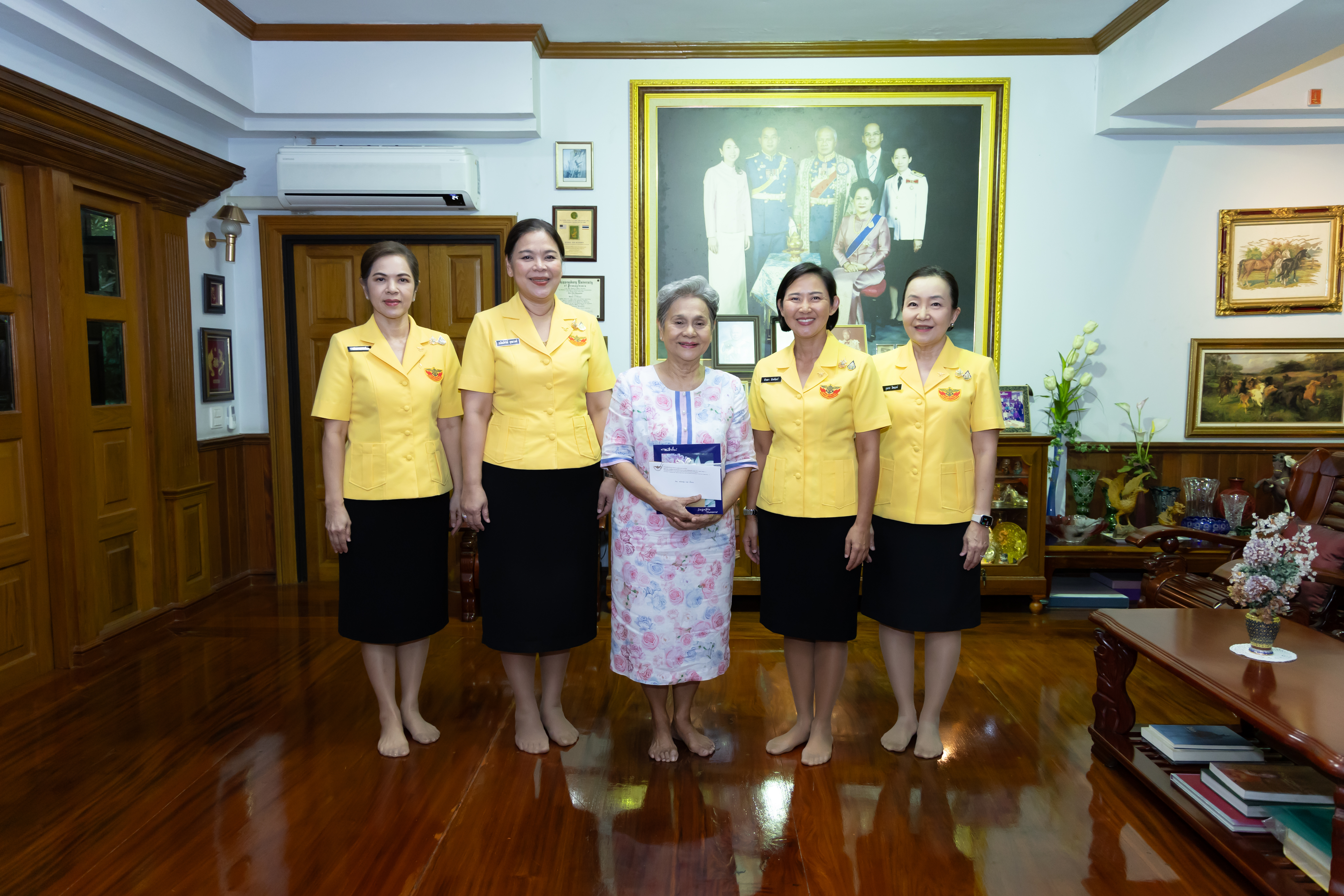 ๑๒ การเข้าเยี่ยมคำนับ พลโทหญิง วรนุช เบื้องบน อดีตนายกสมาคมฯ