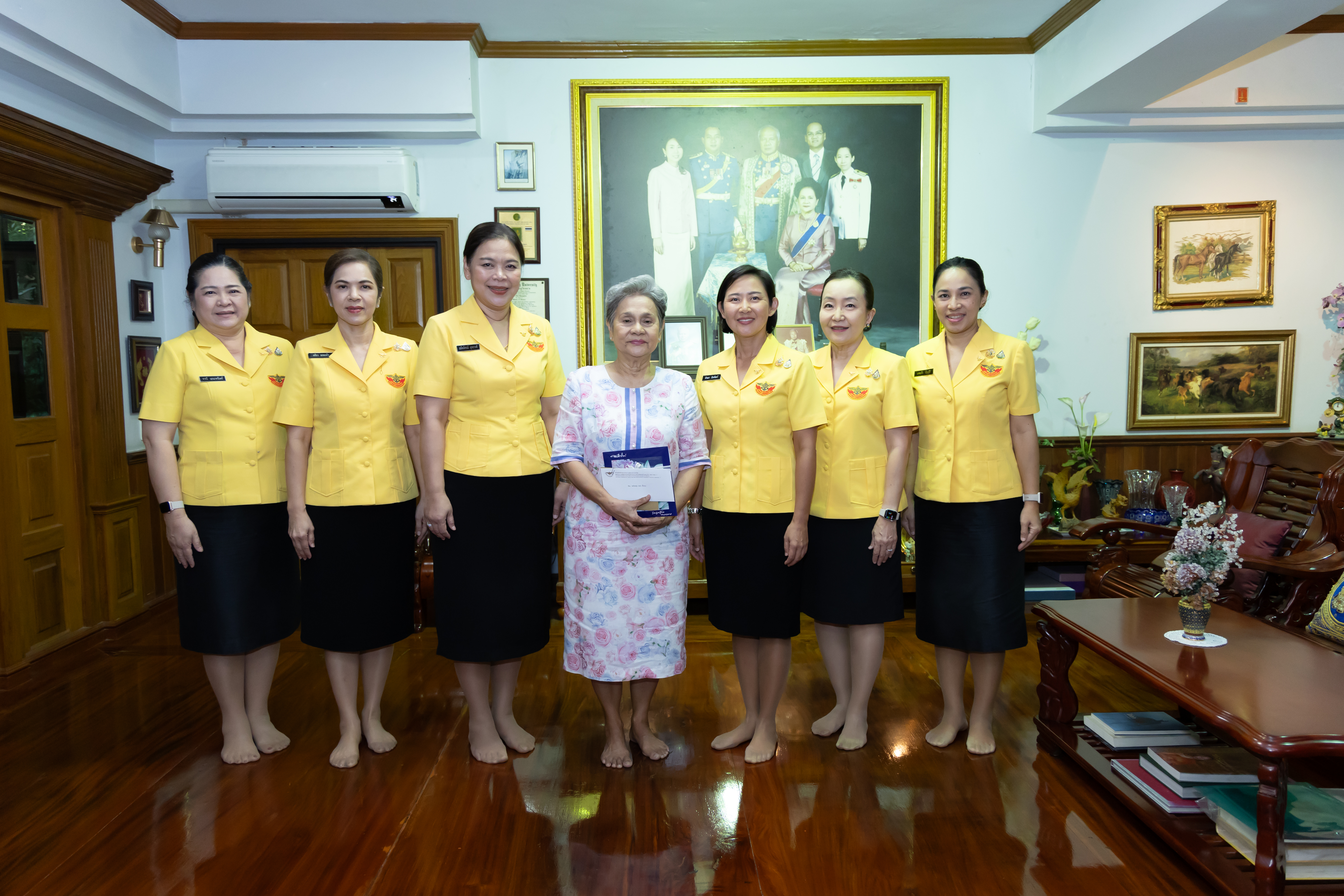 ๑๒ การเข้าเยี่ยมคำนับ พลโทหญิง วรนุช เบื้องบน อดีตนายกสมาคมฯ