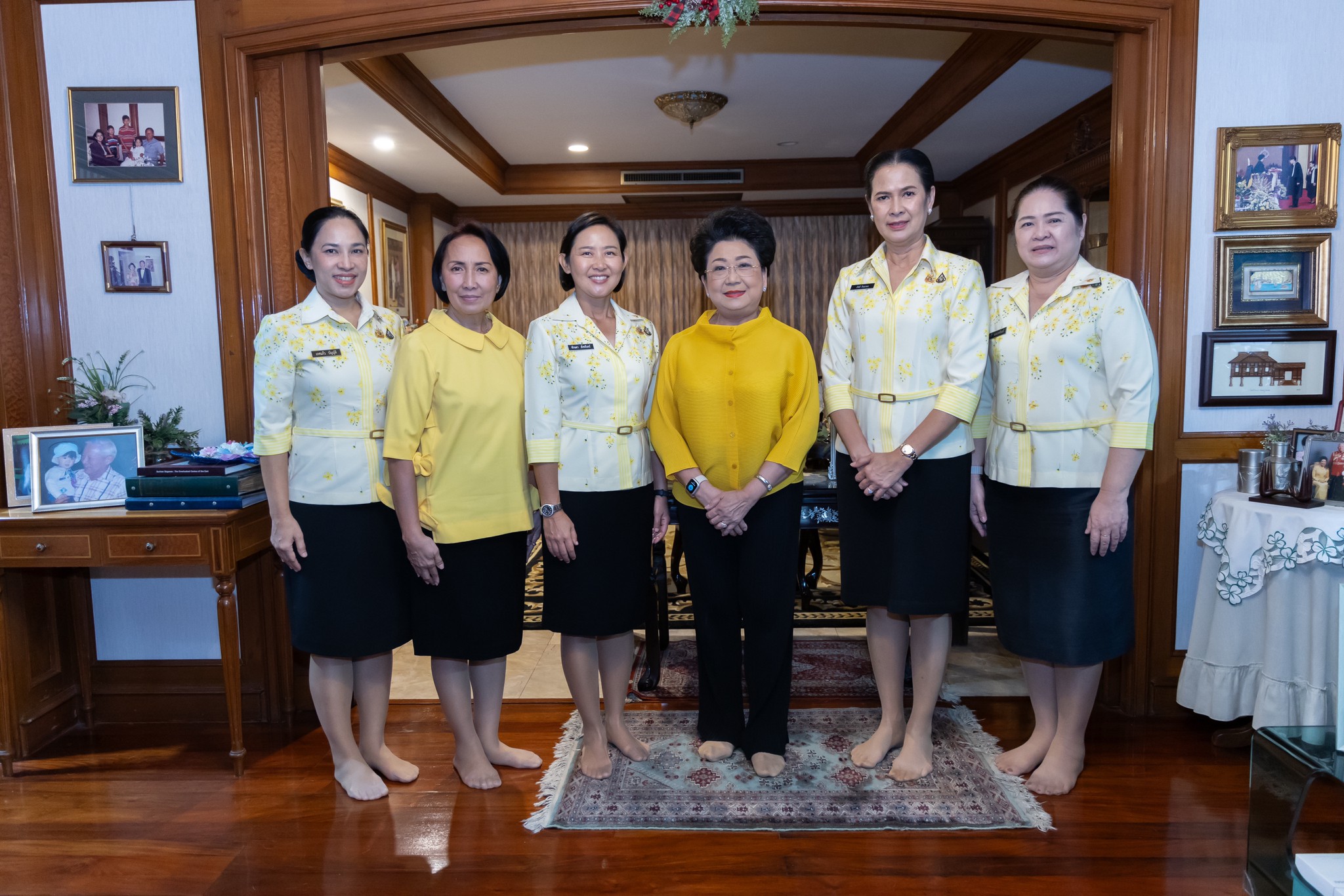 ๑๔ การเข้าเยี่ยมคำนับ คุณศศิณี ภัททิยกุล อดีตนายกสมาคมฯ