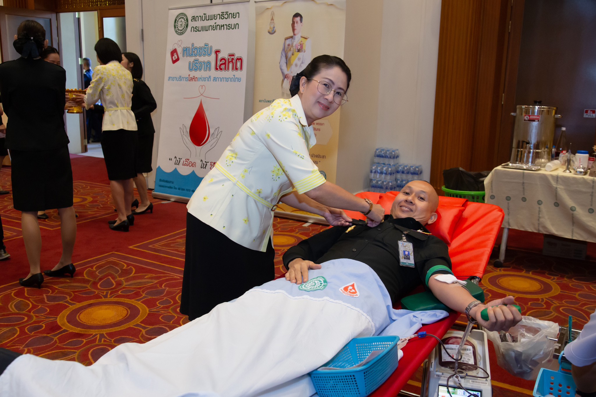 ๒๒ กิจกรรมบริจาคโลหิตถวายเป็นพระราชกุศล เนื่องในวันคล้ายวันพระบรมราชสมภพ พระบาทสมเด็จพระบรมชนกาธิเบศร มหาภูมิพลอดุลยเดชมหาราช บรมนาถบพิตร (๕ ธันวาคม ๒๕๖๗)