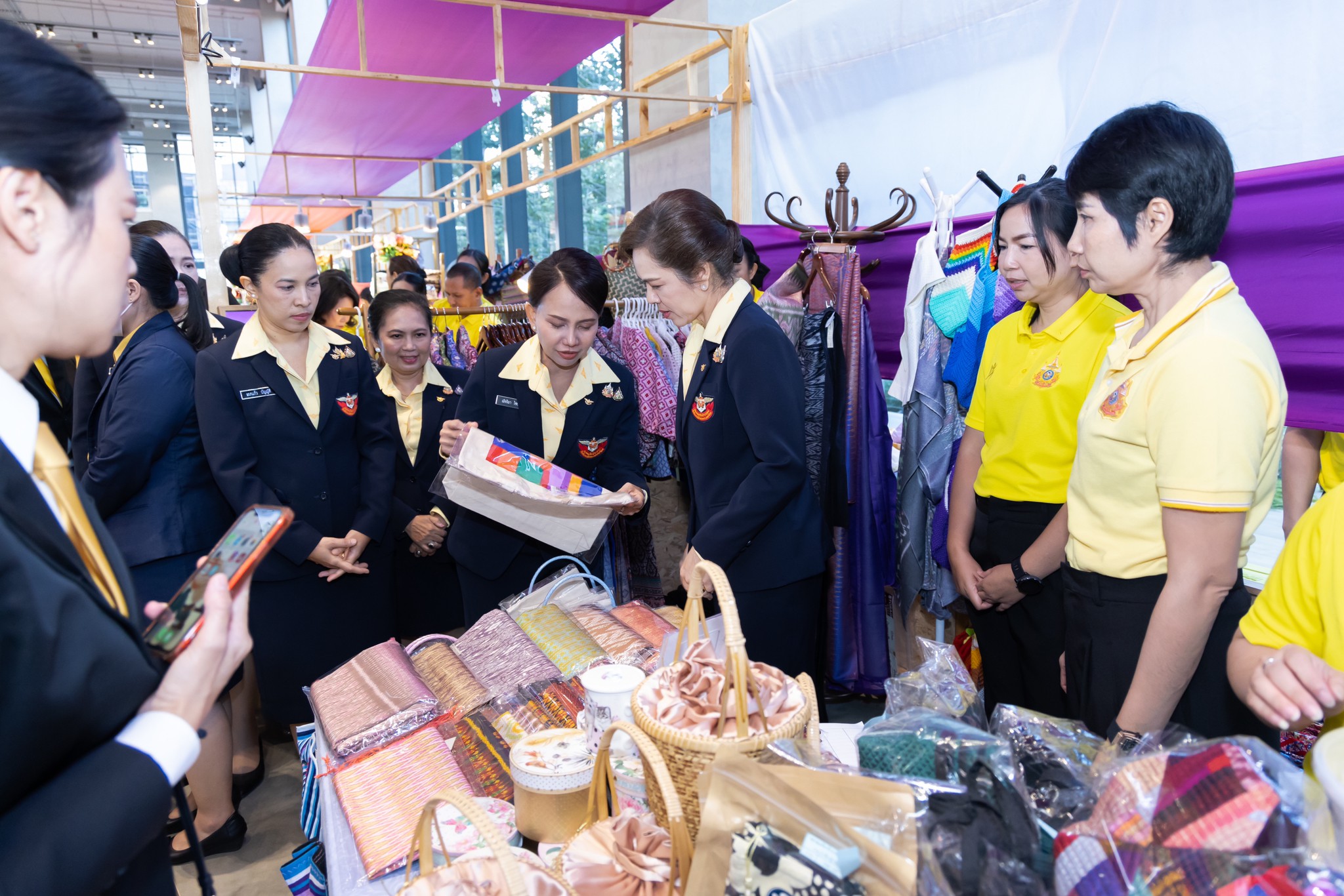๓๖ งาน "เพื่อนพึ่ง (ภาฯ) เฉลิมพระเกียรติพระบาทสมเด็จพระเจ้าอยู่หัว ทรงเจริญพระชนมพรรษา ๗๒ พรรษา"