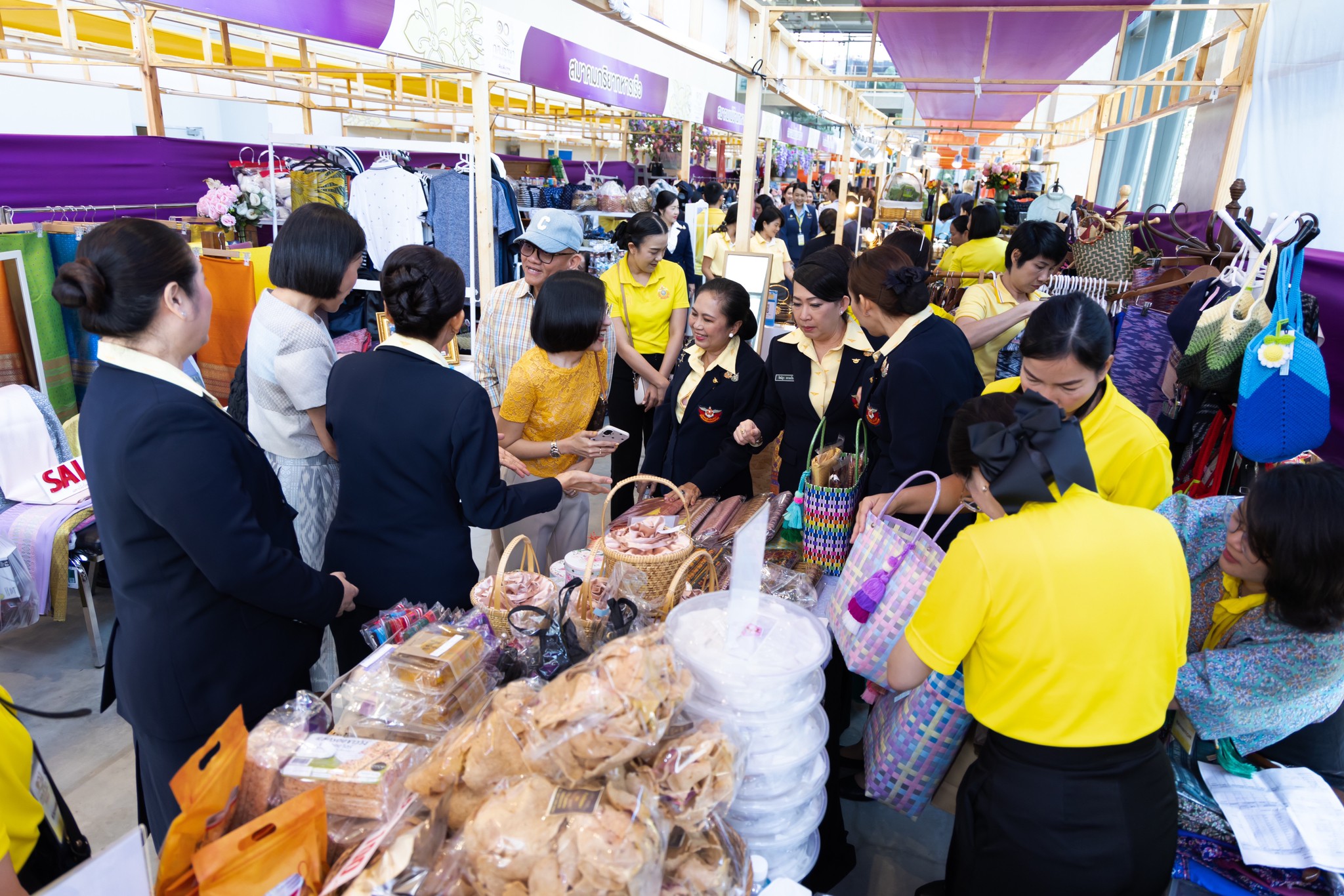 ๓๖ งาน "เพื่อนพึ่ง (ภาฯ) เฉลิมพระเกียรติพระบาทสมเด็จพระเจ้าอยู่หัว ทรงเจริญพระชนมพรรษา ๗๒ พรรษา"