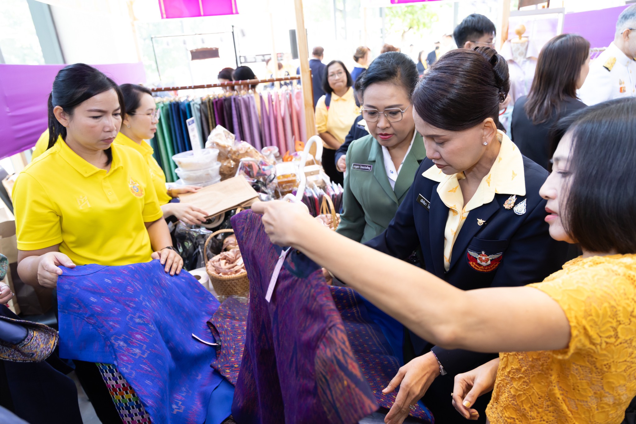 ๓๖ งาน "เพื่อนพึ่ง (ภาฯ) เฉลิมพระเกียรติพระบาทสมเด็จพระเจ้าอยู่หัว ทรงเจริญพระชนมพรรษา ๗๒ พรรษา"