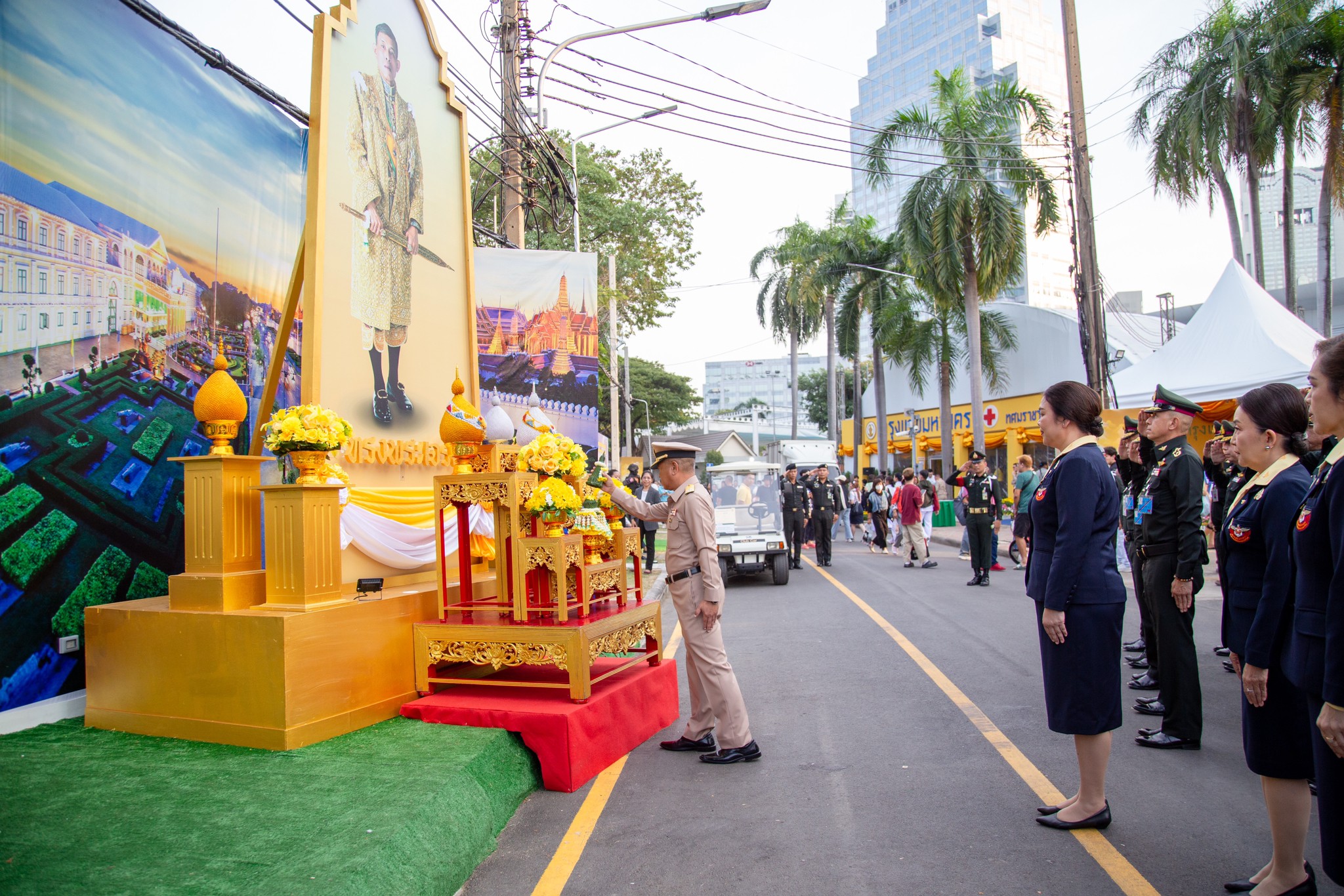 ๓๘ พิธีเปิดกรวยดอกไม้ถวายราชสักการะเบื้องหน้าพระบรมฉายาลักษณ์พระบาทสมเด็จพระเจ้าอยู่หัว งานกาชาดประจำปี ๒๕๖๗
